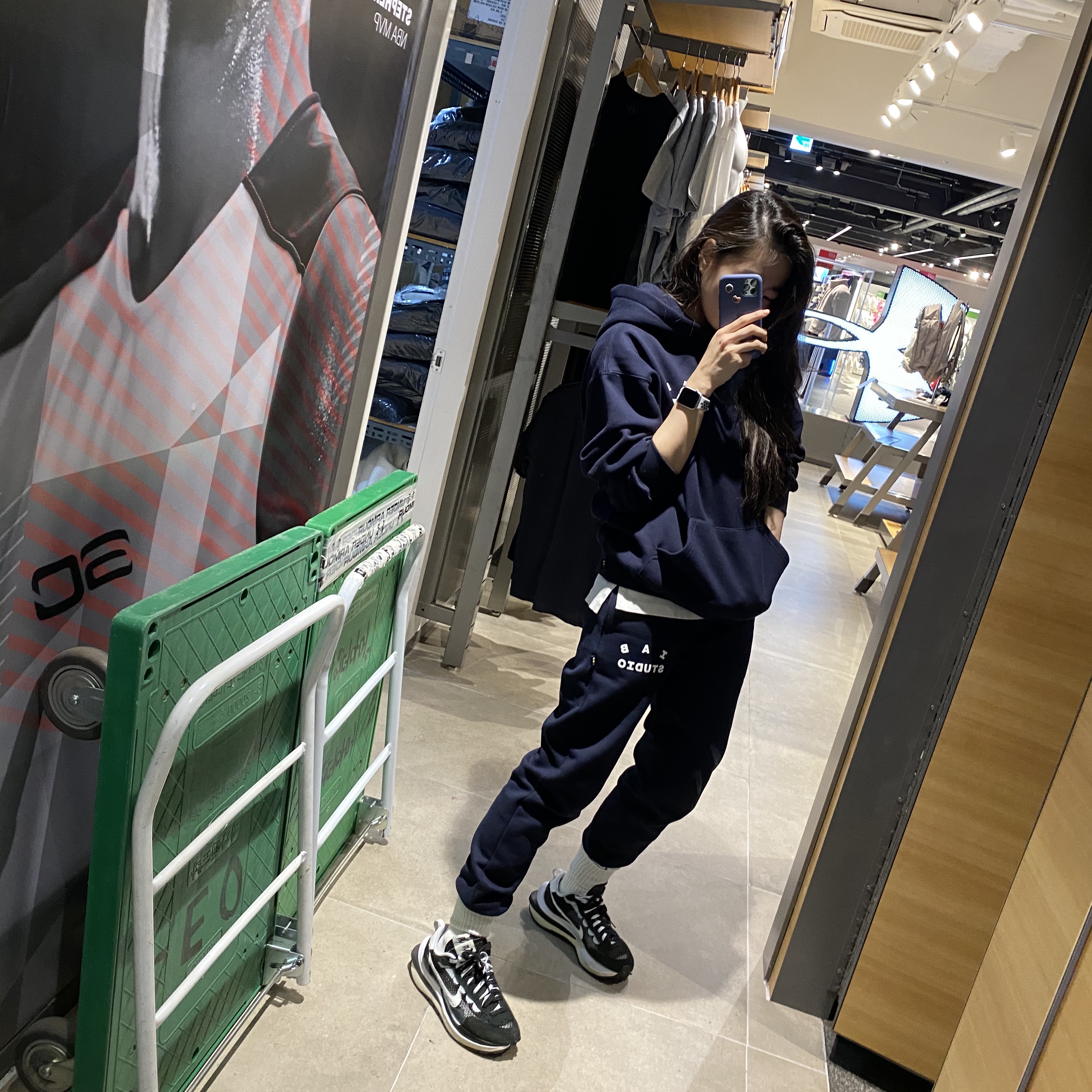Nike x Sacai VaporWaffle Black White, IAB Studio Hoodie Navy - 21SS 착용 스타일