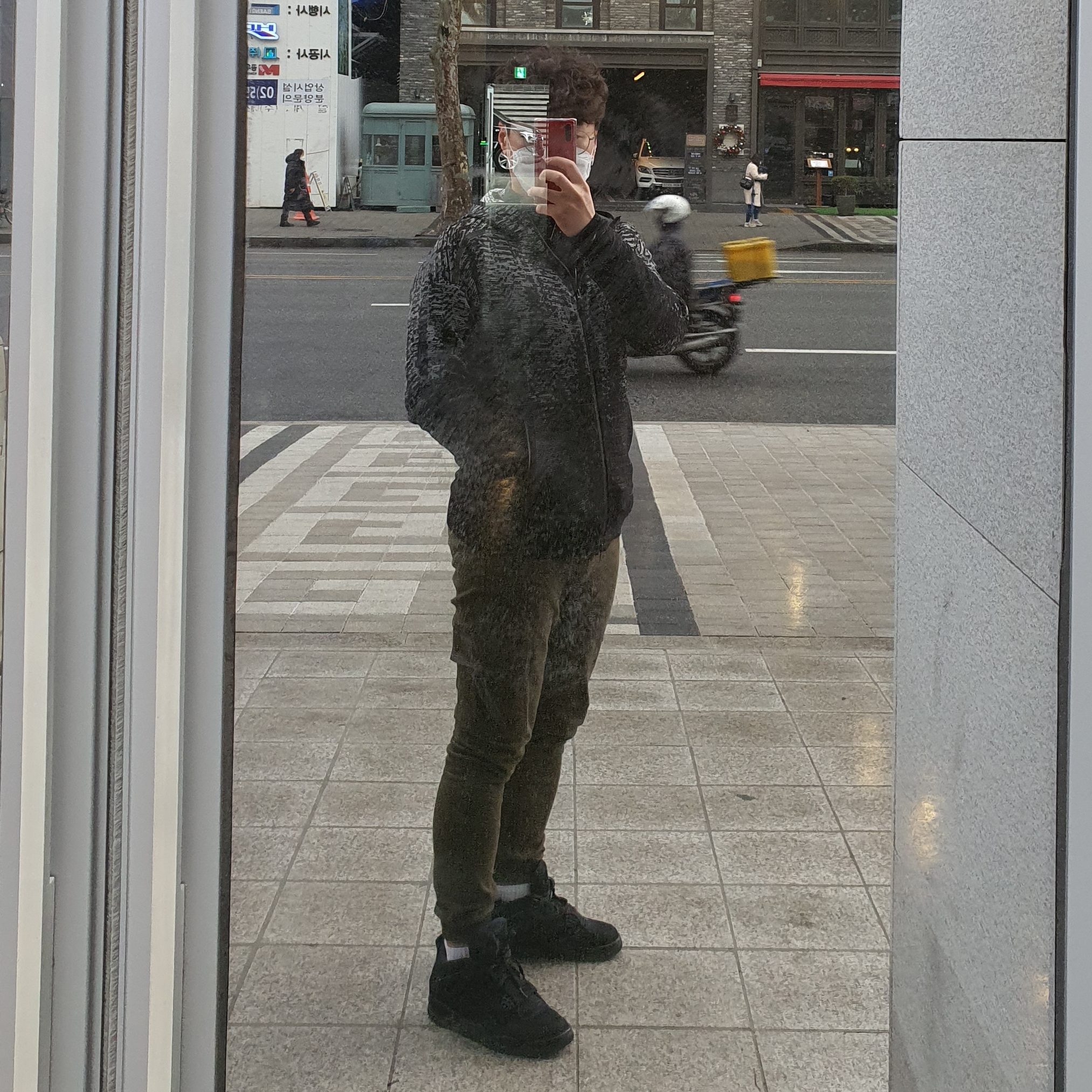 Jordan 4 Retro Black Cat 2020 착용 스타일 - 2