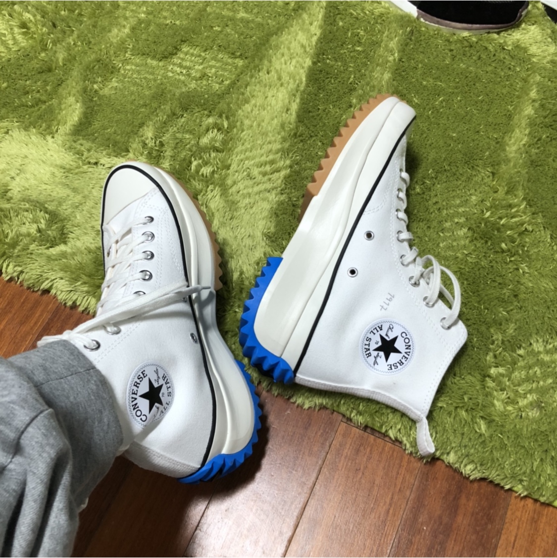 Converse x JW Anderson Run Star Hike Hi White 착용 스타일 - 3