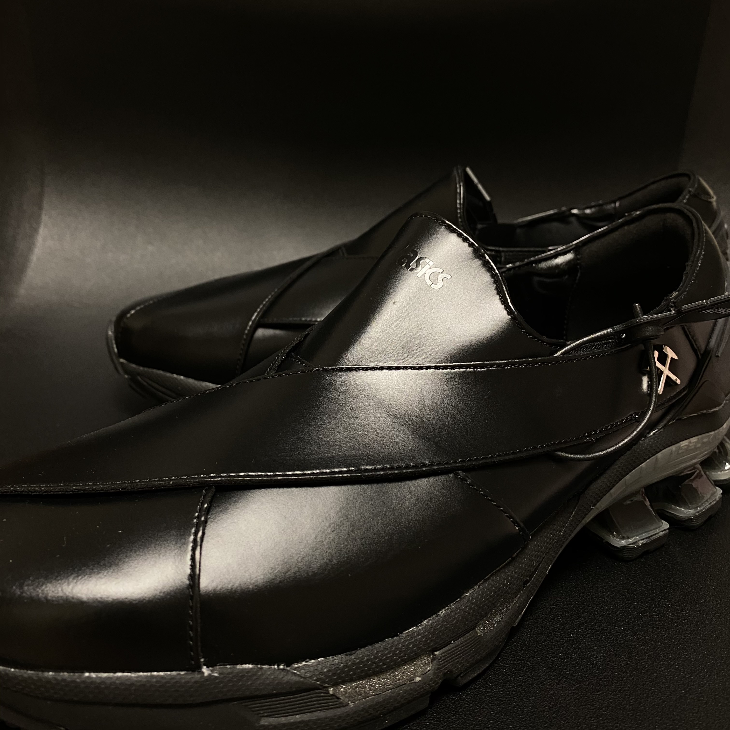 Asics x GmbH Gel-Chappal Black 착용 스타일