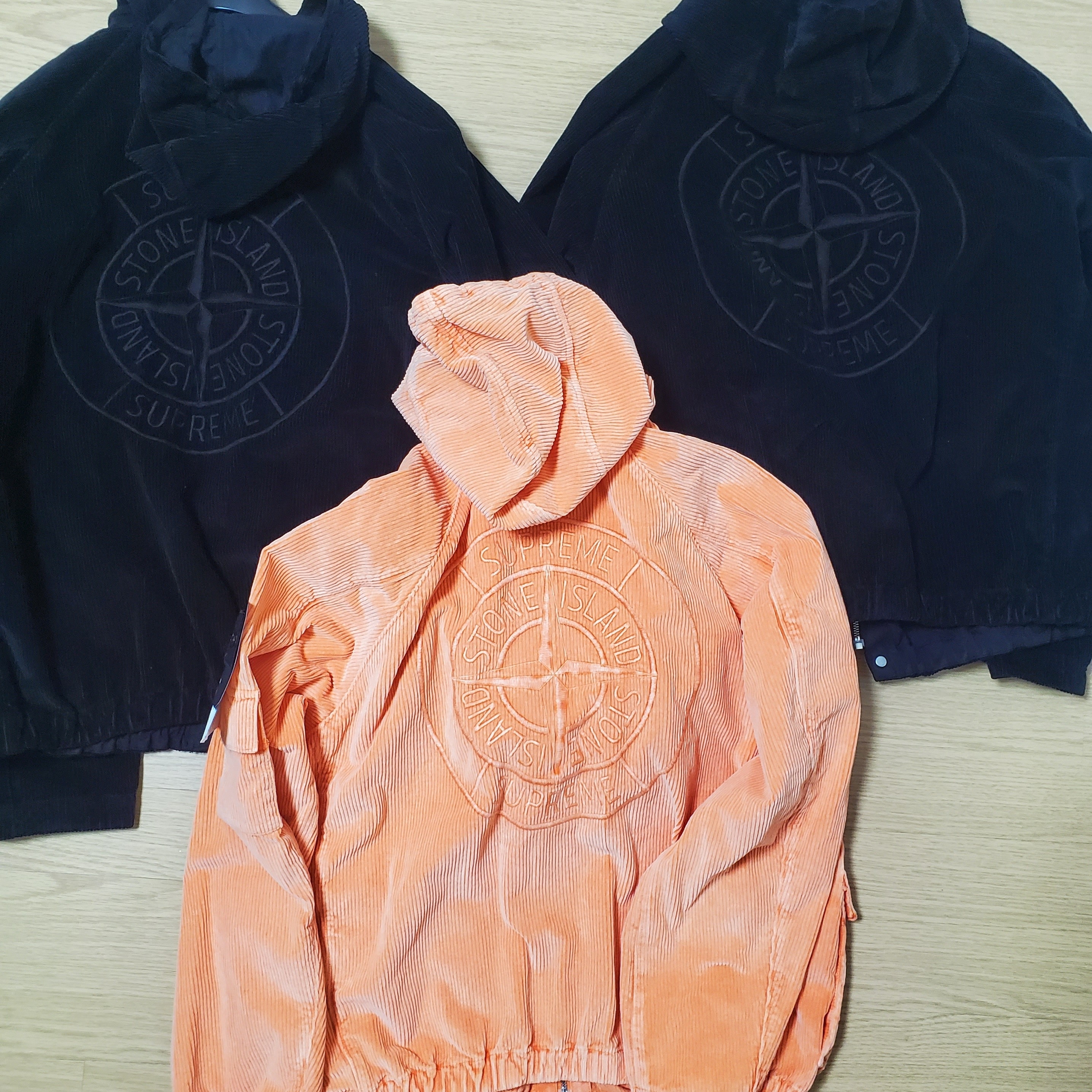 Supreme x Stone Island Corduroy Jacket Black - 20FW, Supreme x Stone Island Corduroy Jacket Orange - 20FW 착용 스타일