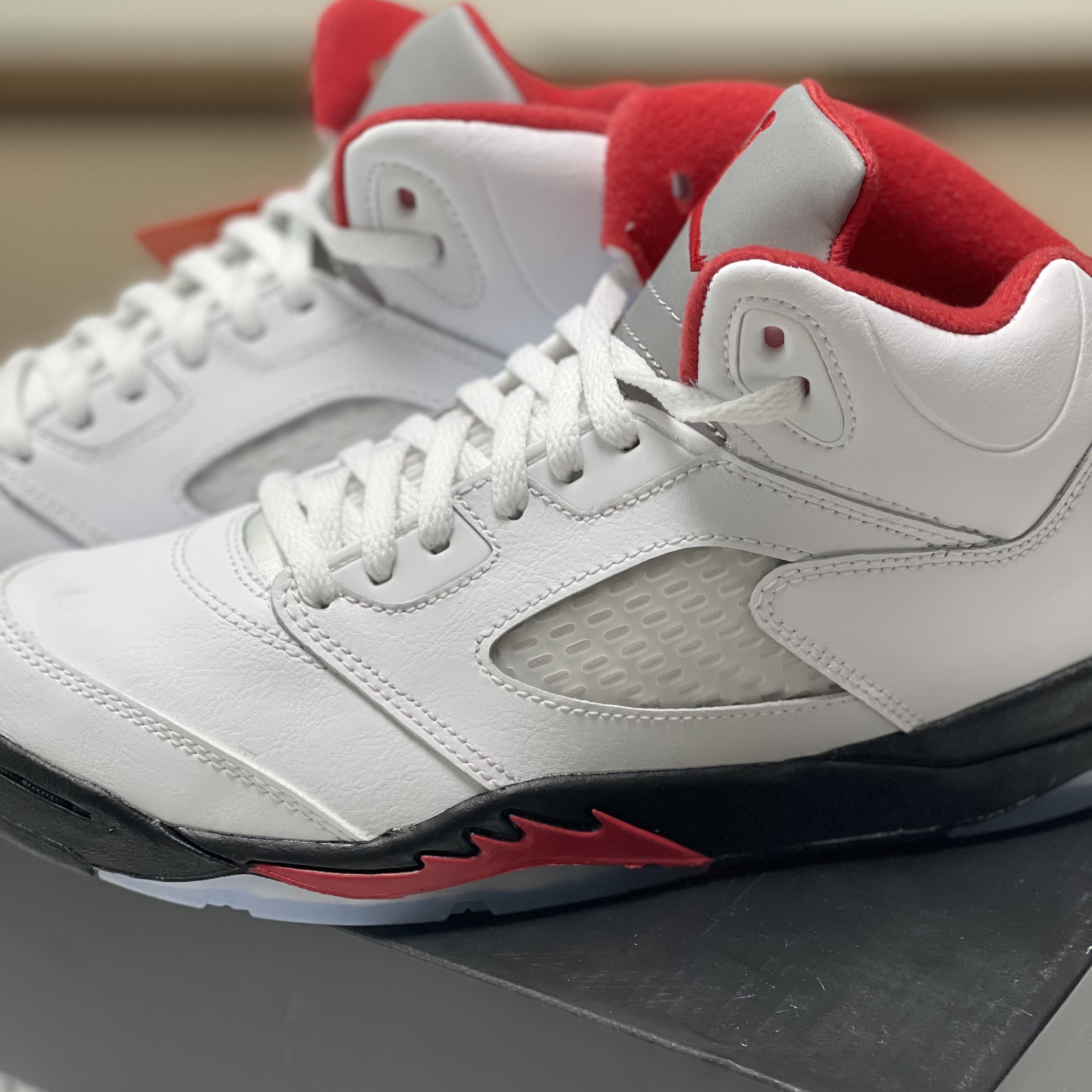 (PS) Jordan 5 Retro Fire Red Silver Tongue 2020 착용 스타일 - 3