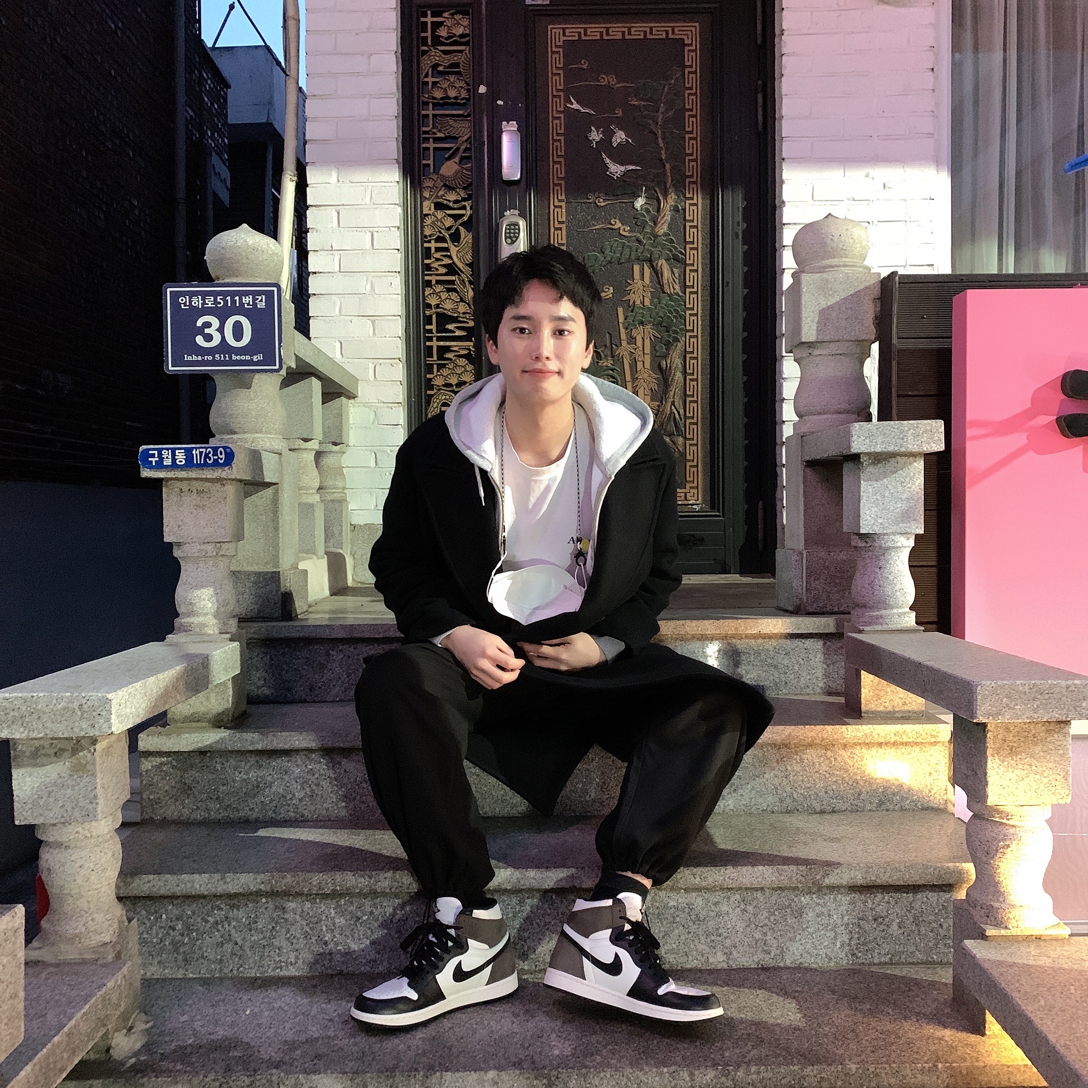 Jordan 1 Retro High OG Black Mocha 착용 스타일