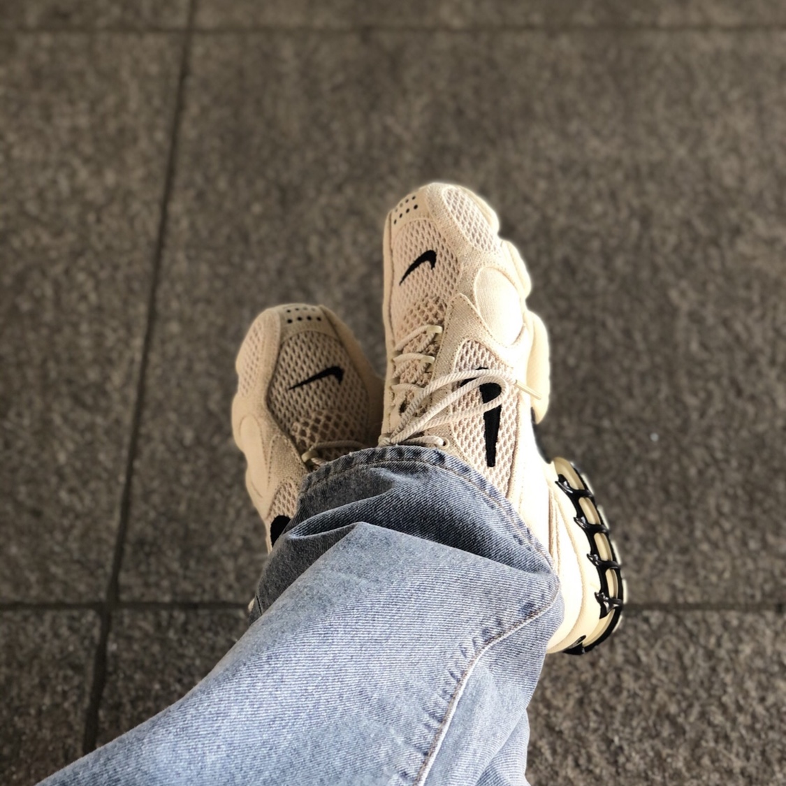 Nike x Stussy Air Zoom Spiridon Cage 2 Fossil 착용 스타일