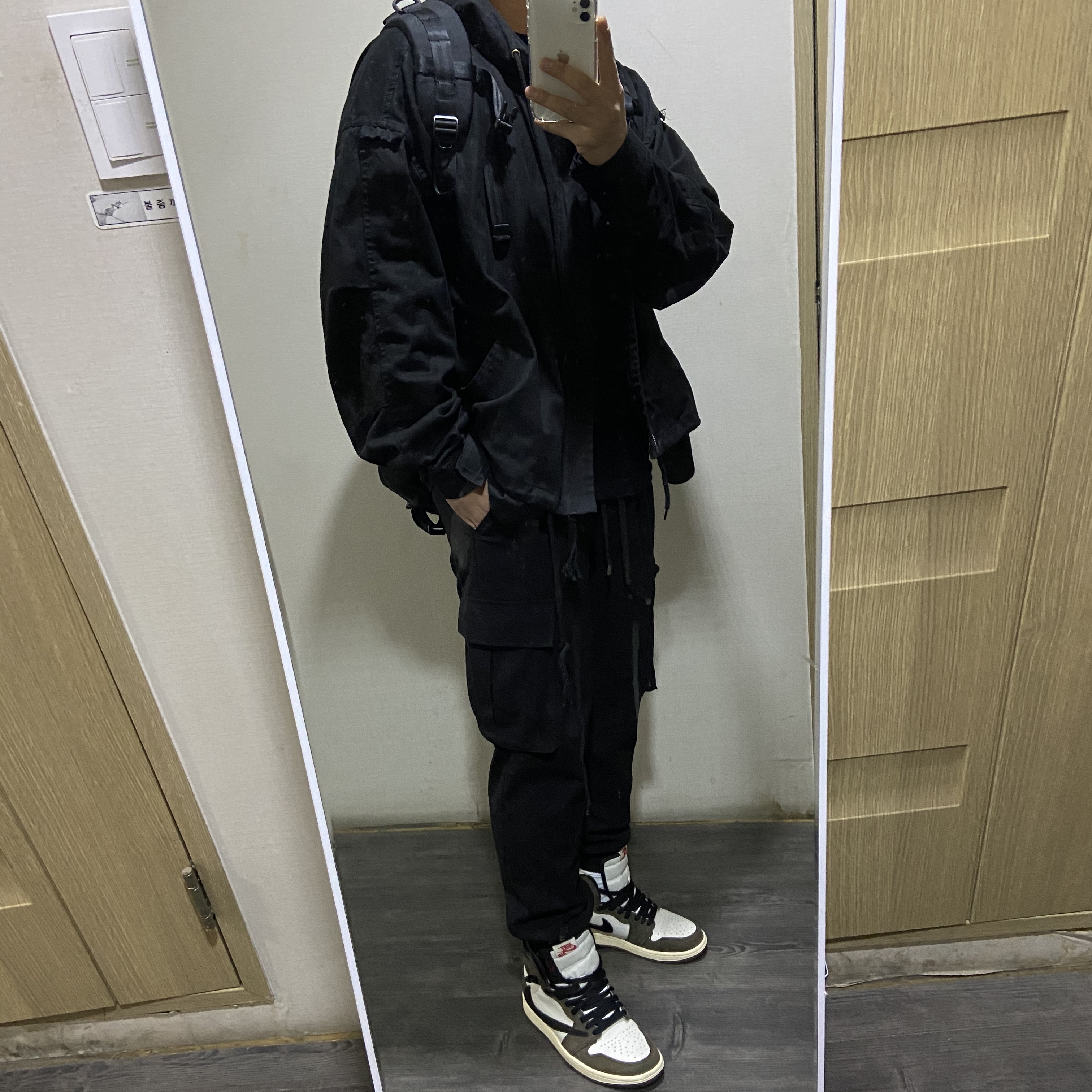 Jordan 1 x Travis Scott Retro High OG SP Mocha 착용 스타일