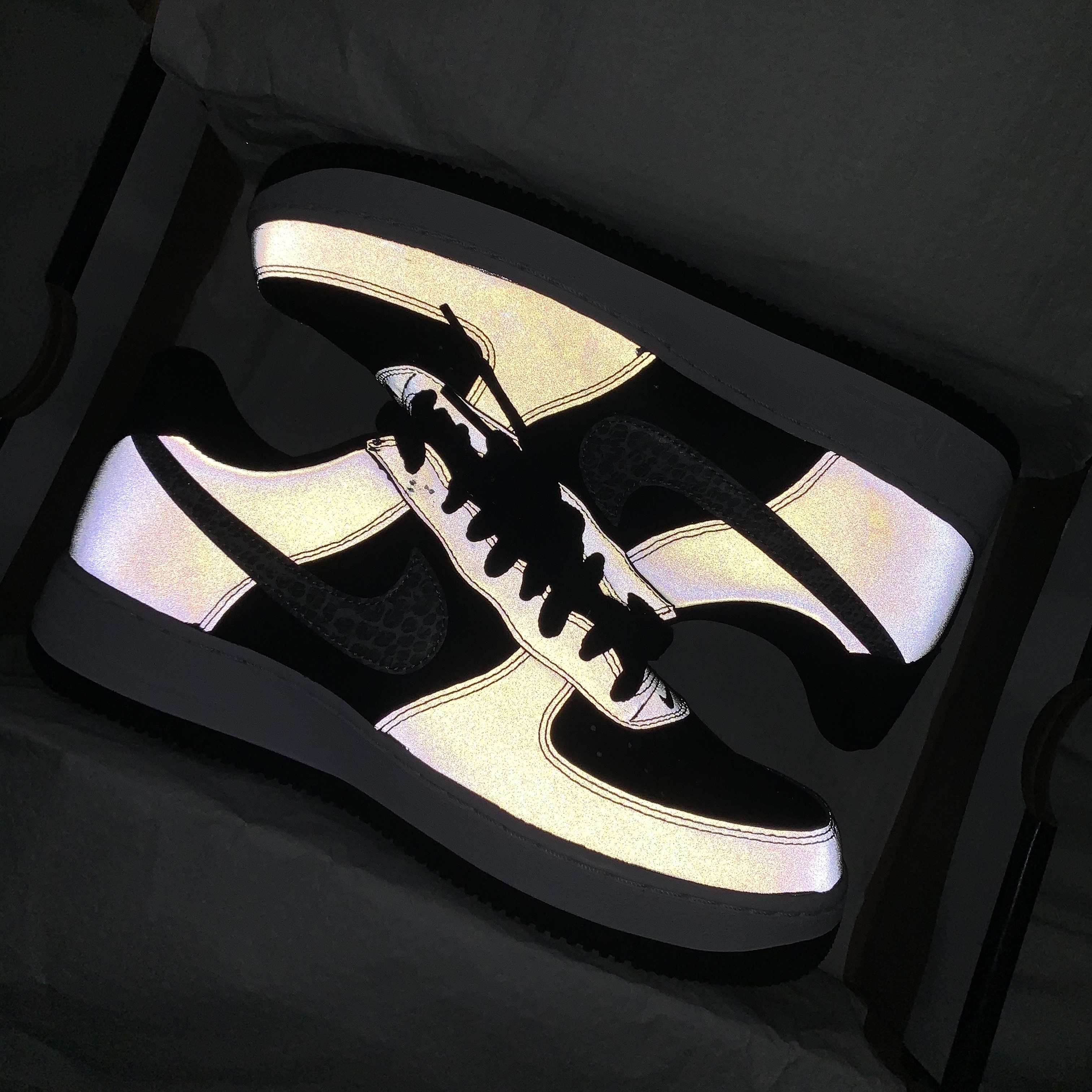 Nike Air Force 1 B Silver Snake 착용 스타일