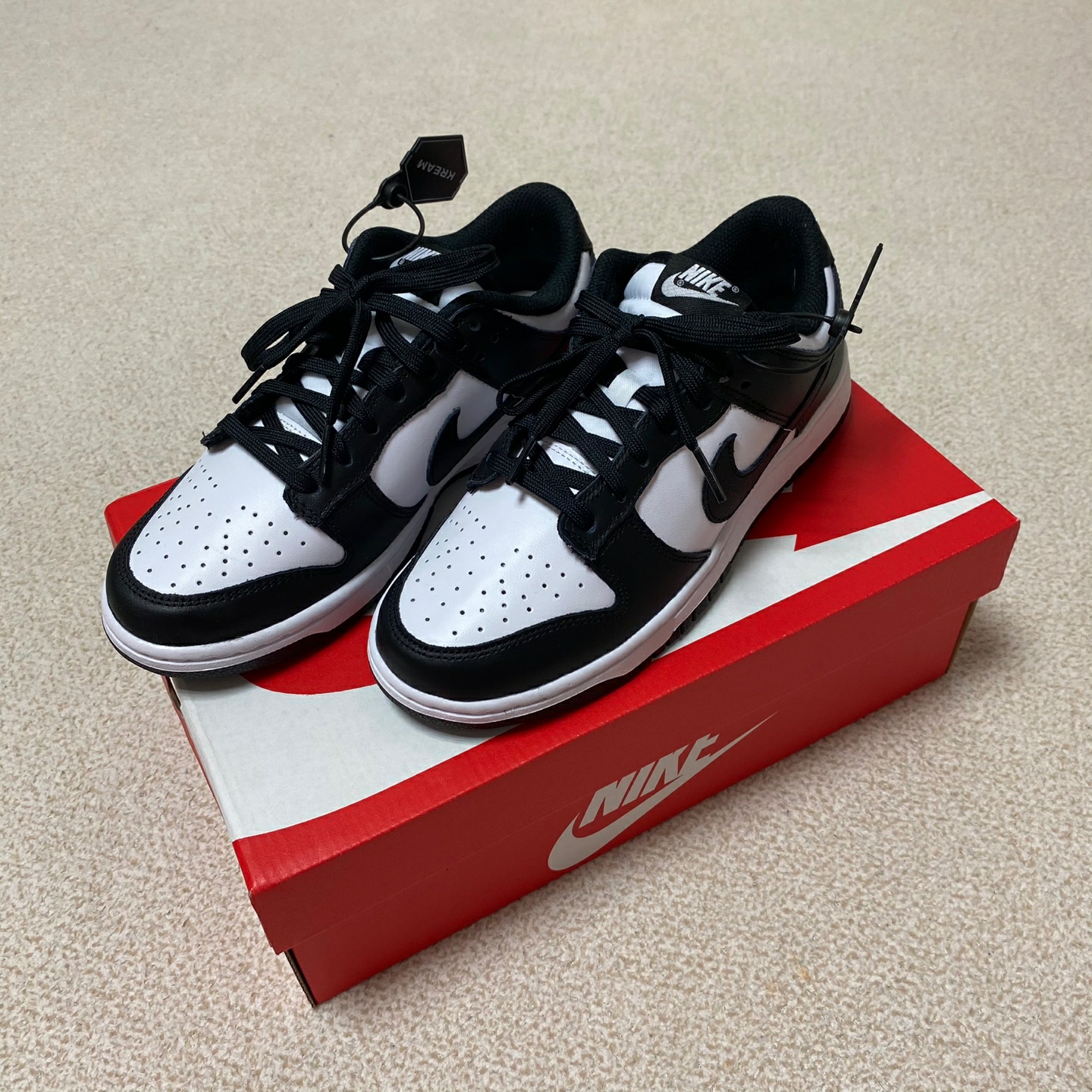 Nike Dunk Low Retro Black 착용 스타일