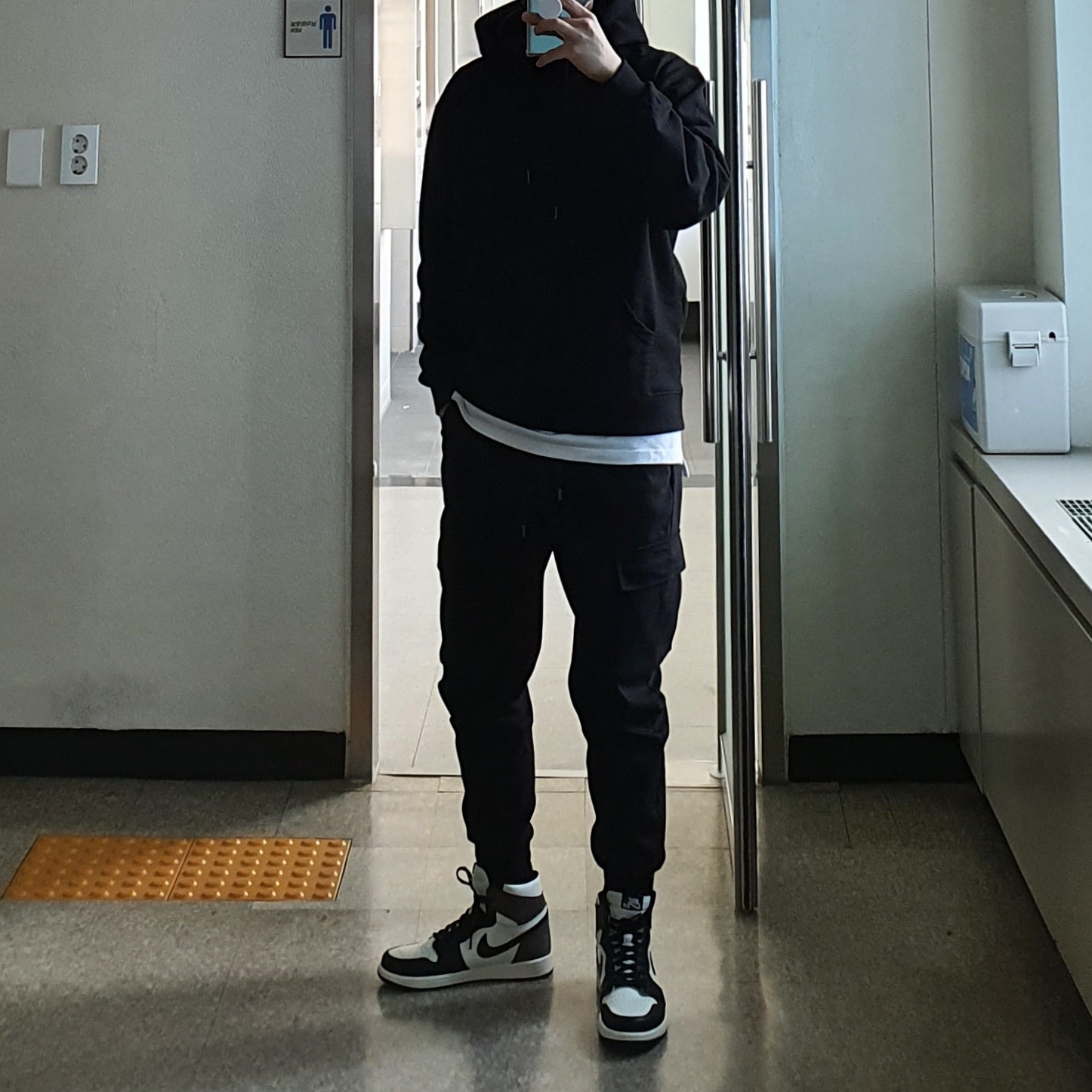 Jordan 1 Retro High OG Black Mocha 착용 스타일