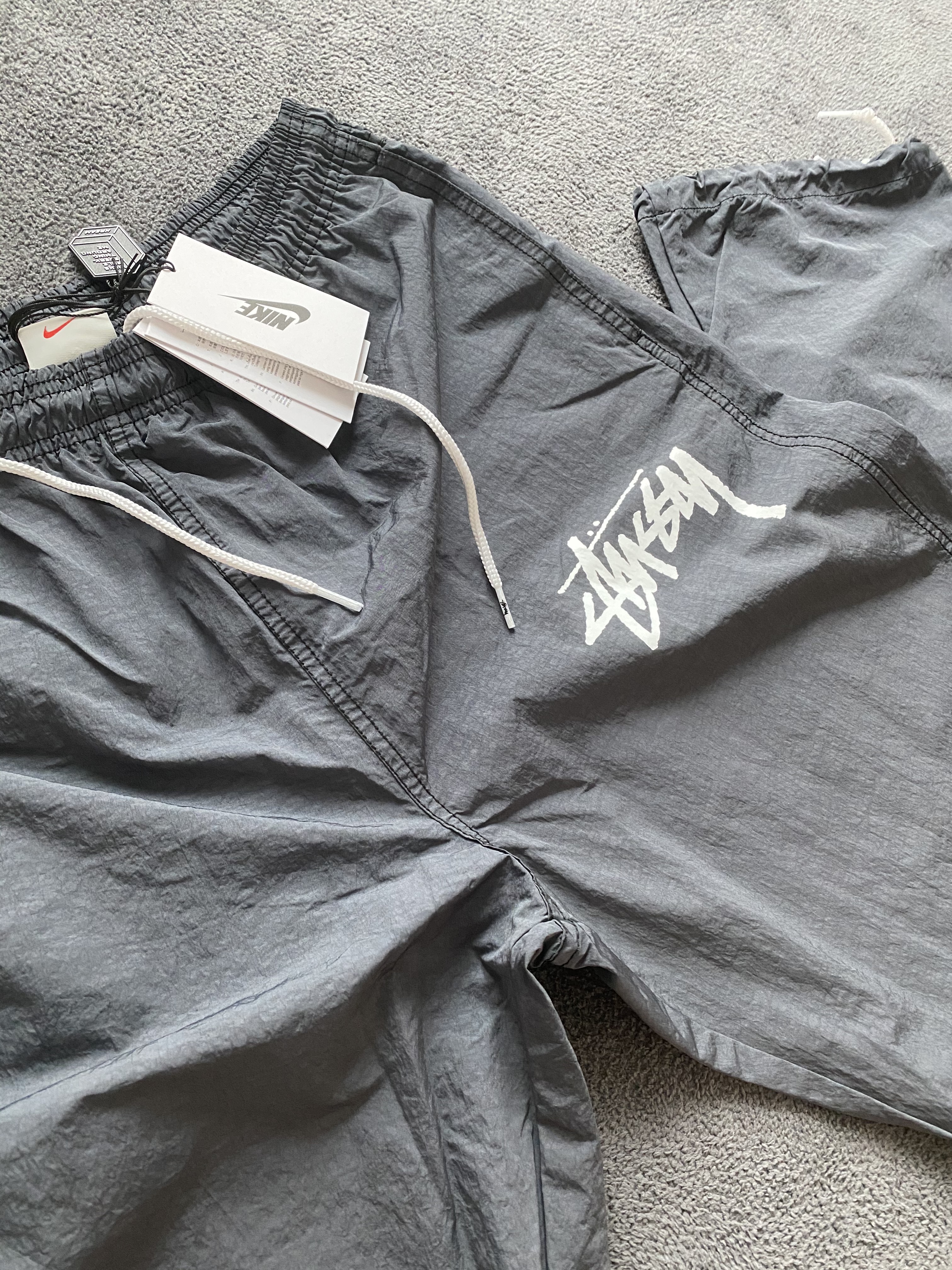 Nike x Stussy Beach Pants Off Noir 착용 스타일