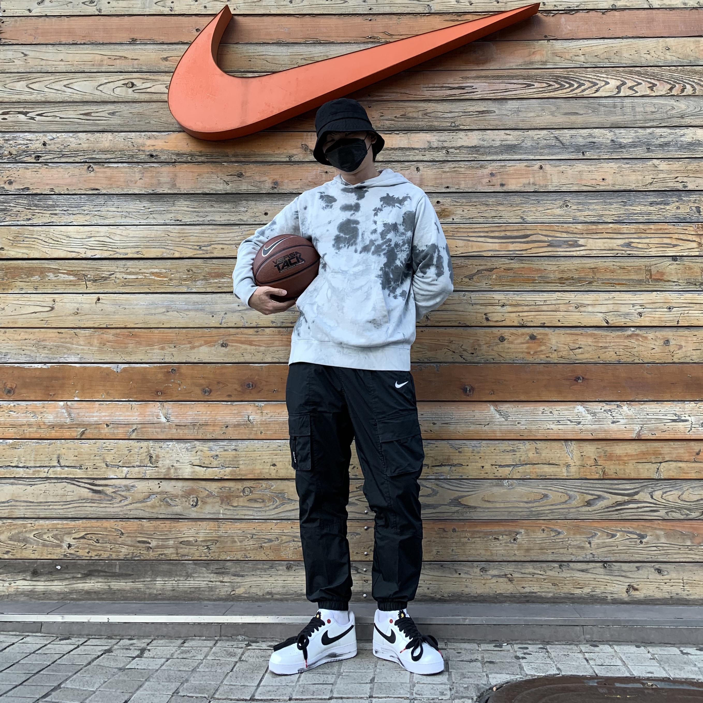 Nike x Peaceminusone Air Force 1 Low Para-Noise 2.0 착용 스타일
