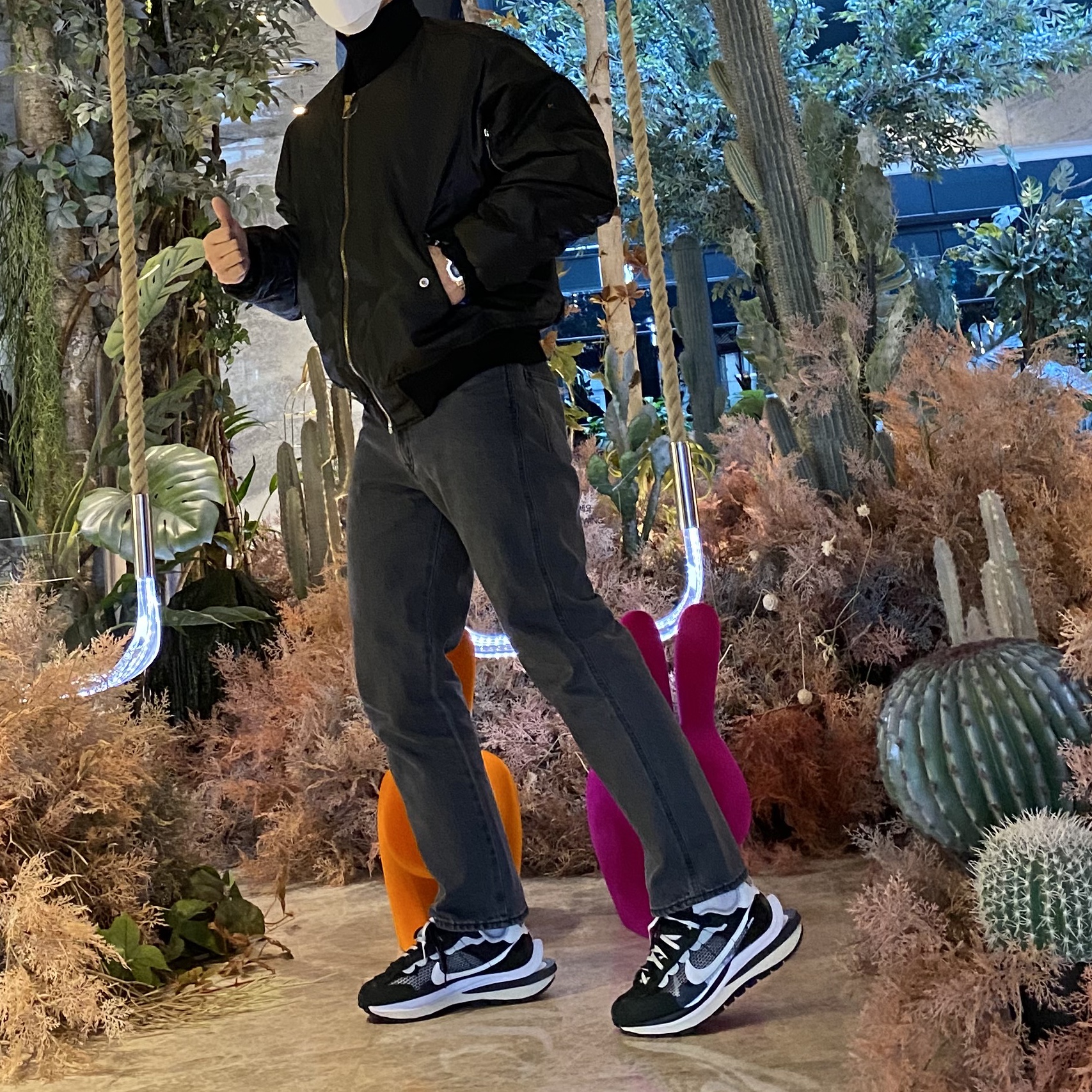Nike x Sacai VaporWaffle Black White 착용 스타일