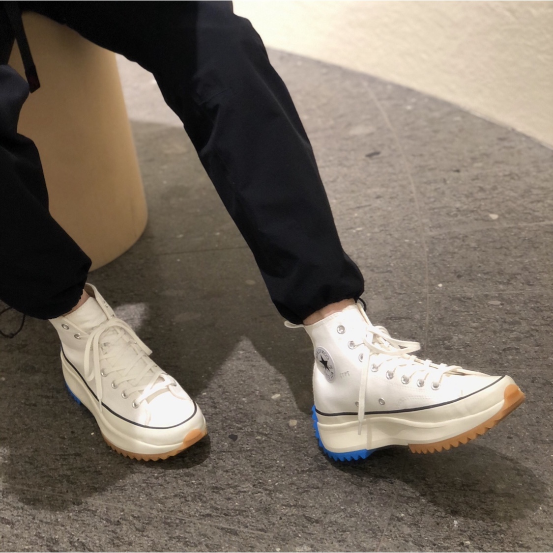 Converse x JW Anderson Run Star Hike Hi White 착용 스타일 - 4