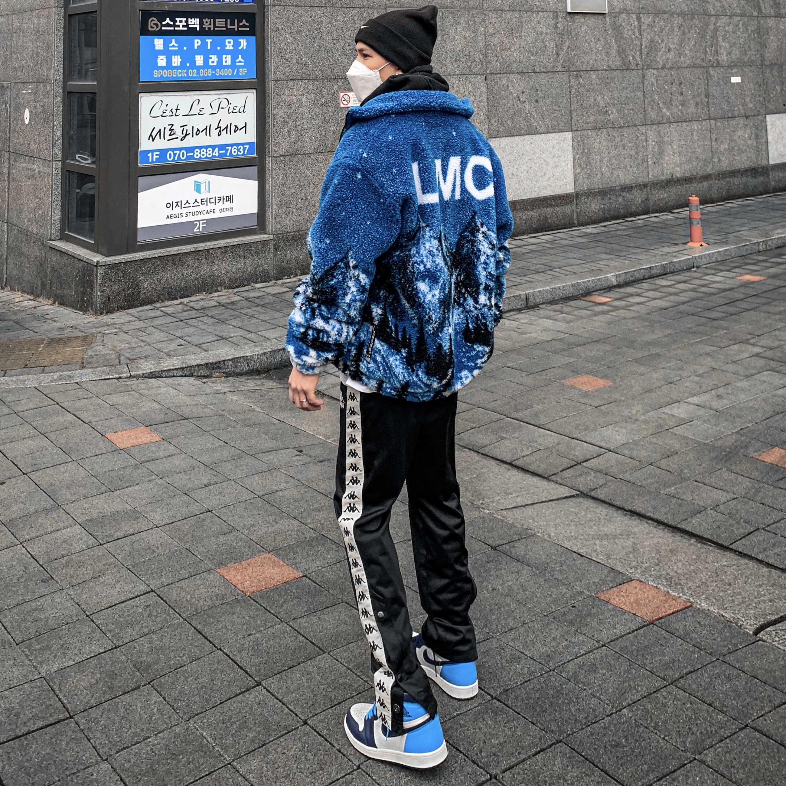 Jordan 1 Retro High Obsidian UNC 착용 스타일 - 1