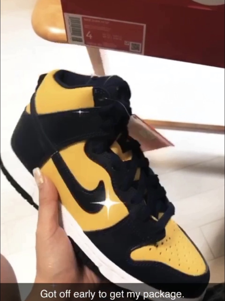 Nike Dunk High SP Maize & Blue 착용 스타일