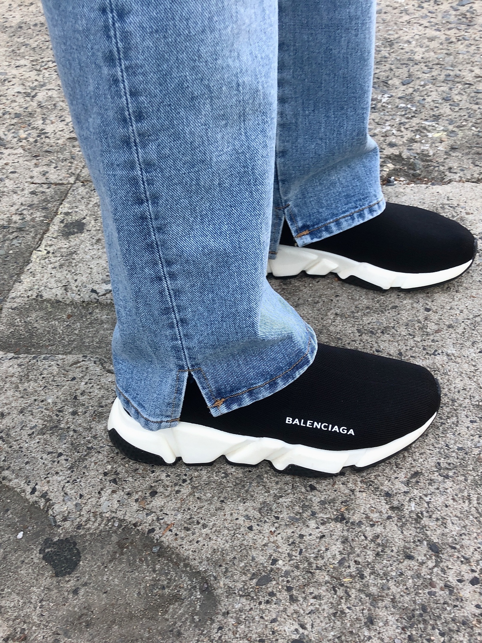Balenciaga Speed Trainer Black White 2019 착용 스타일