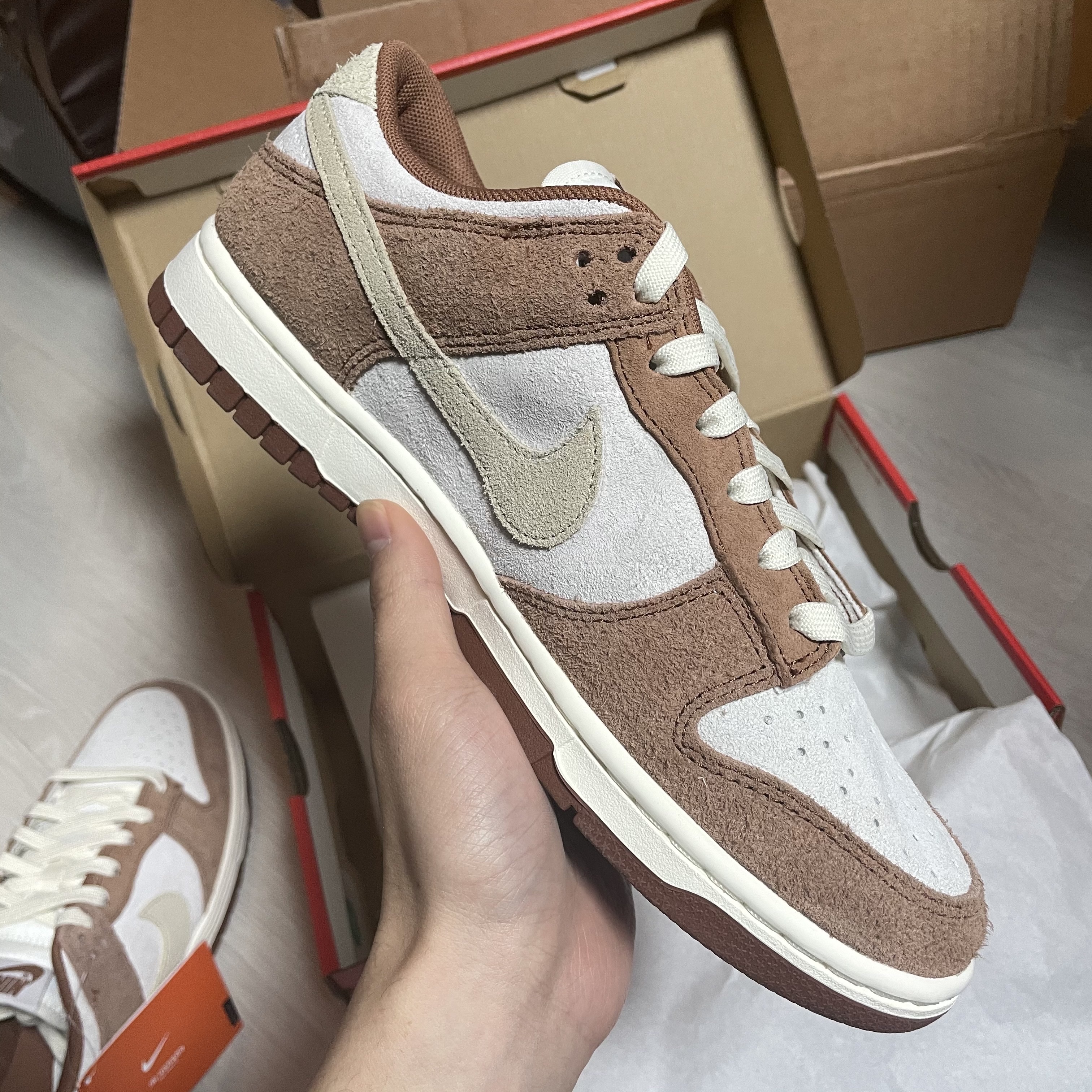 Nike Dunk Low Pro Premium Medium Curry 착용 스타일 - 2