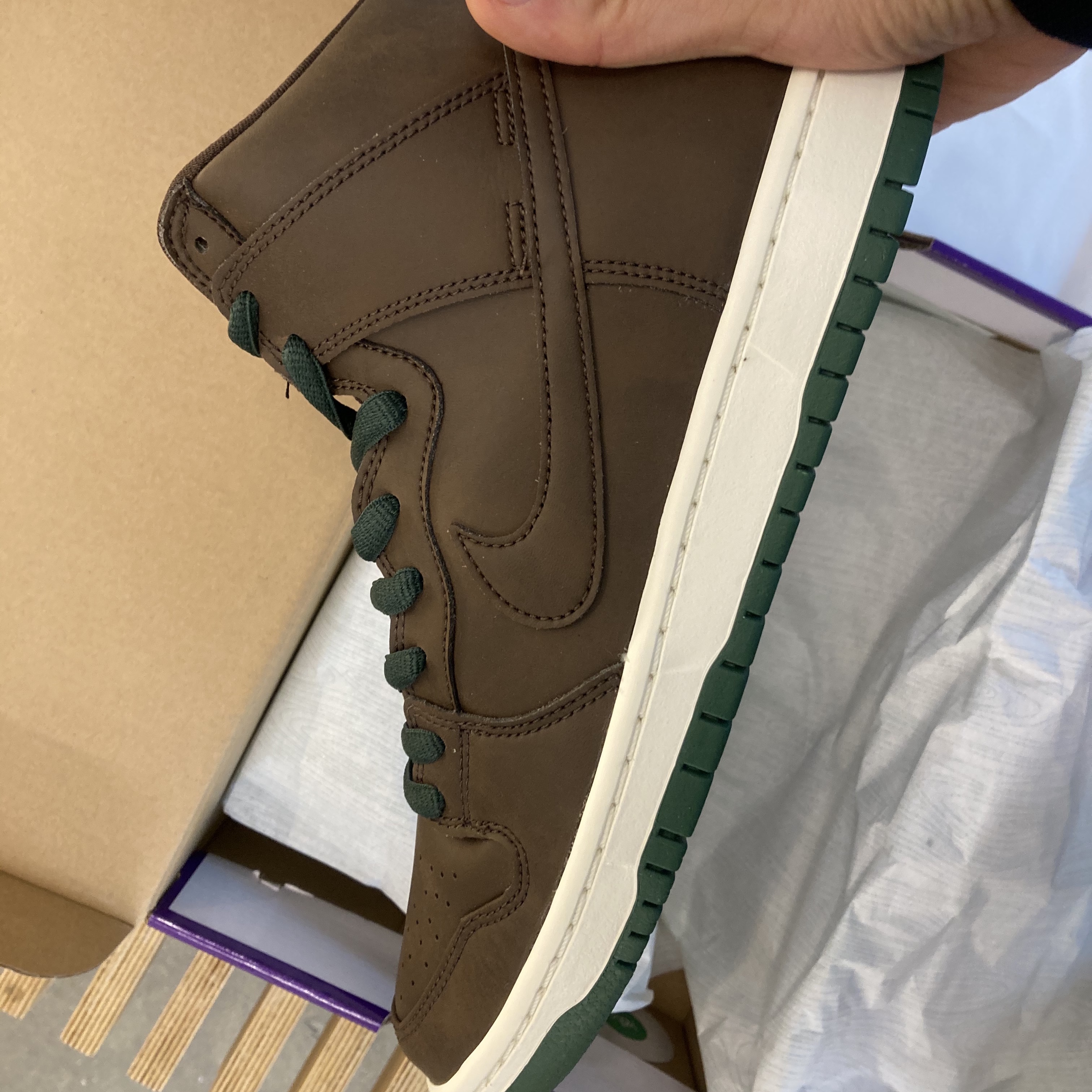 Nike SB Dunk High Pro Baroque Brown 착용 스타일 - 1