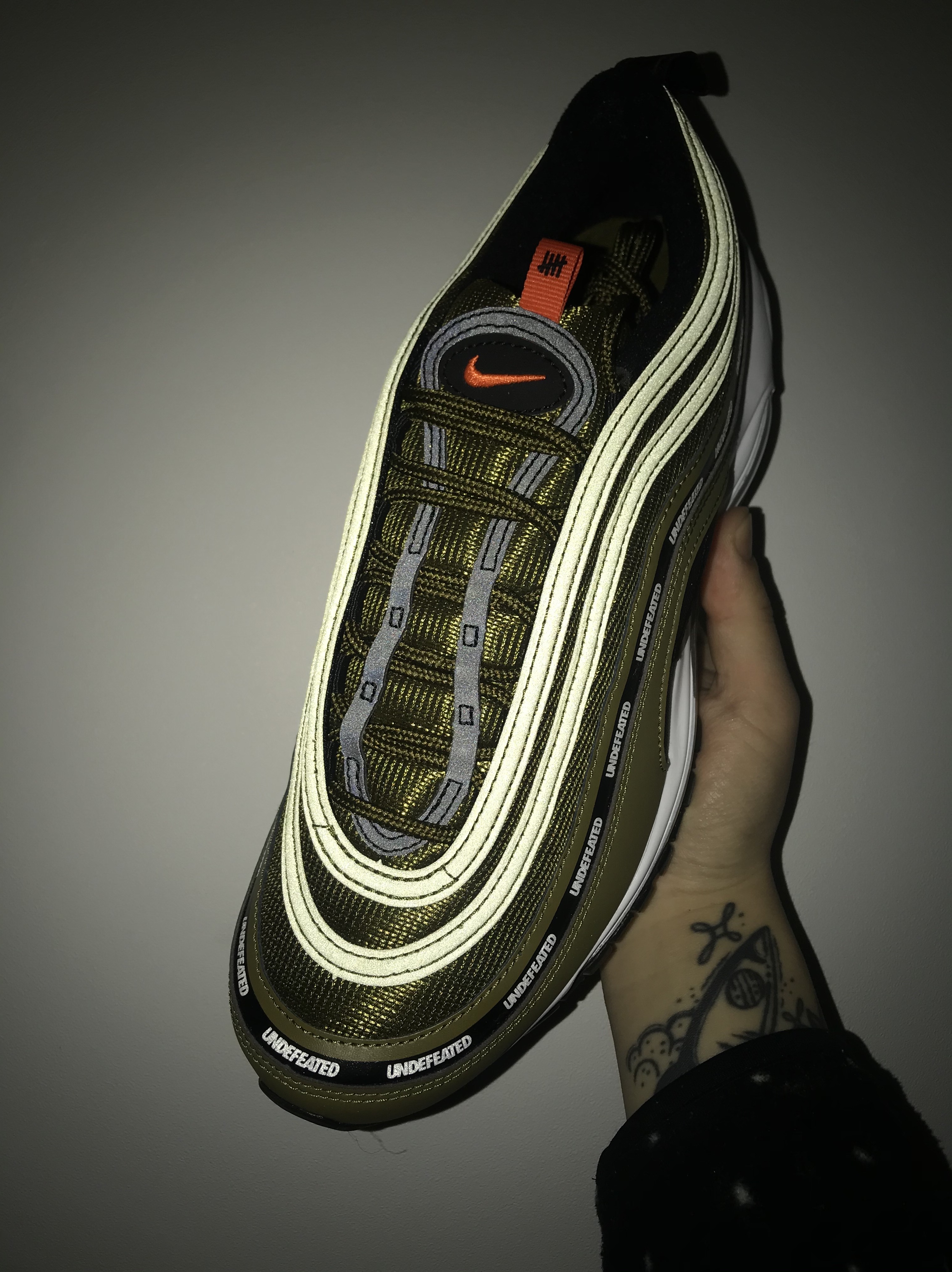 Nike x Undefeated Air Max 97 Militia Green 착용 스타일 - 3