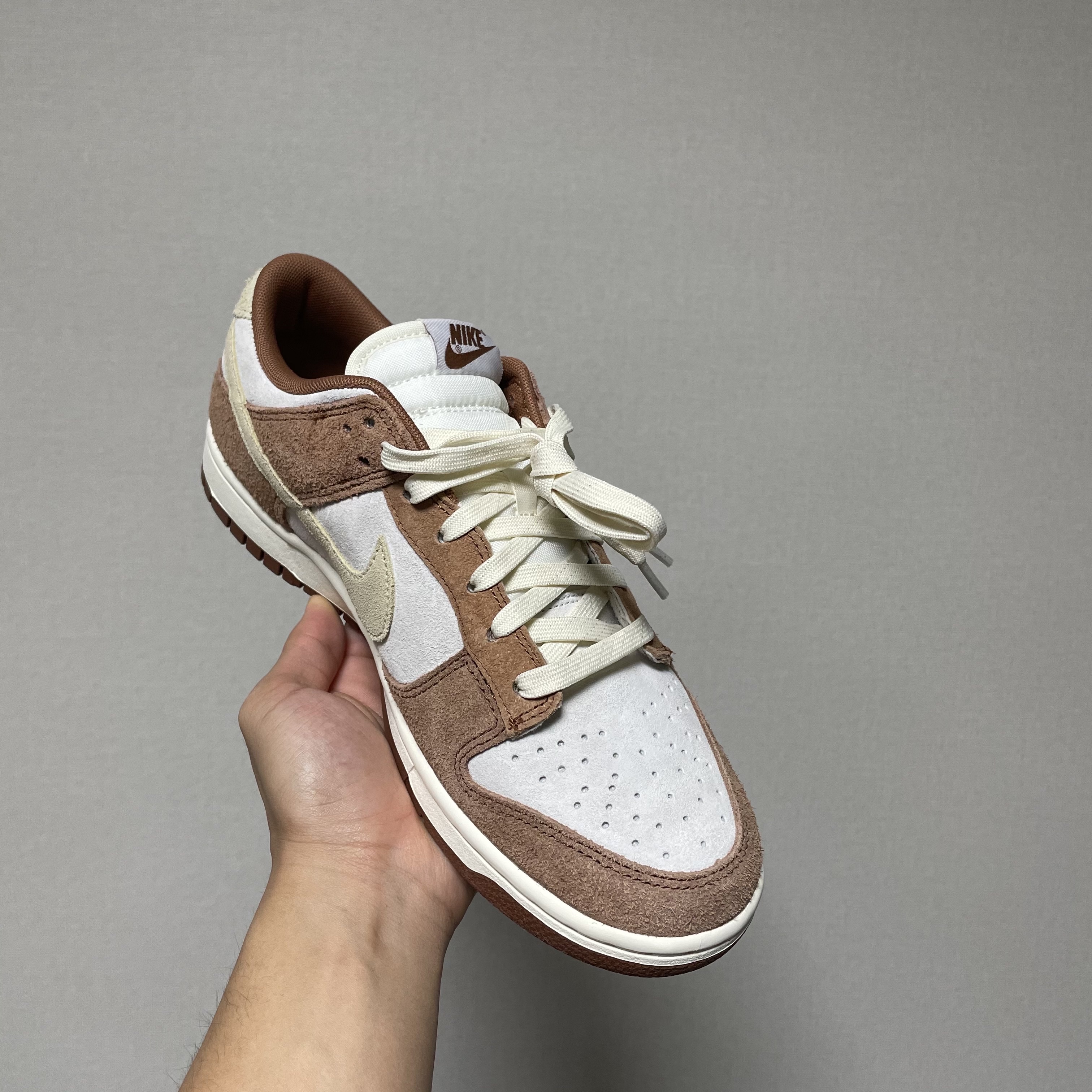 Nike Dunk Low Pro Premium Medium Curry 착용 스타일 - 2