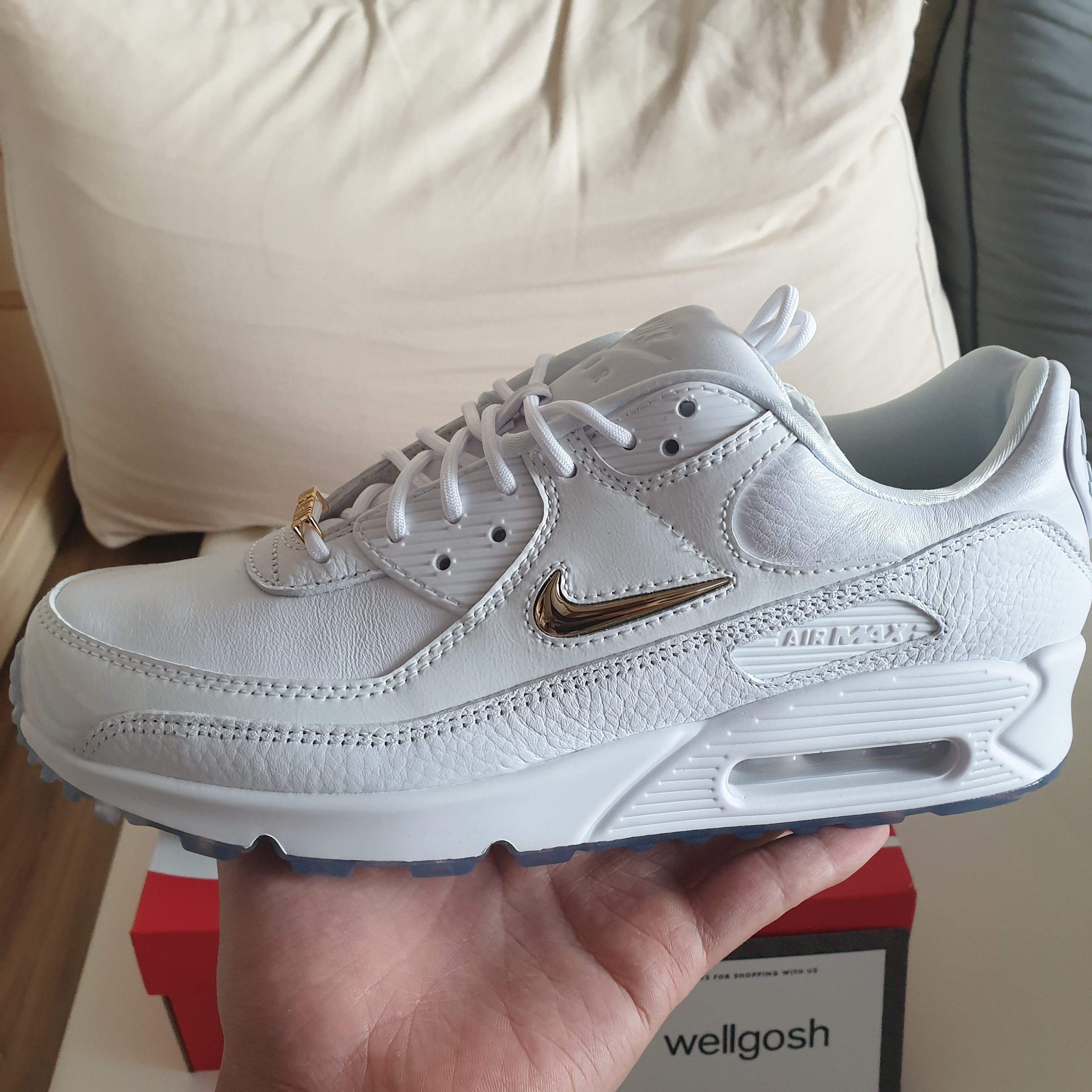 Nike Air Max 90 Pirate Radio White Gold 착용 스타일 - 2