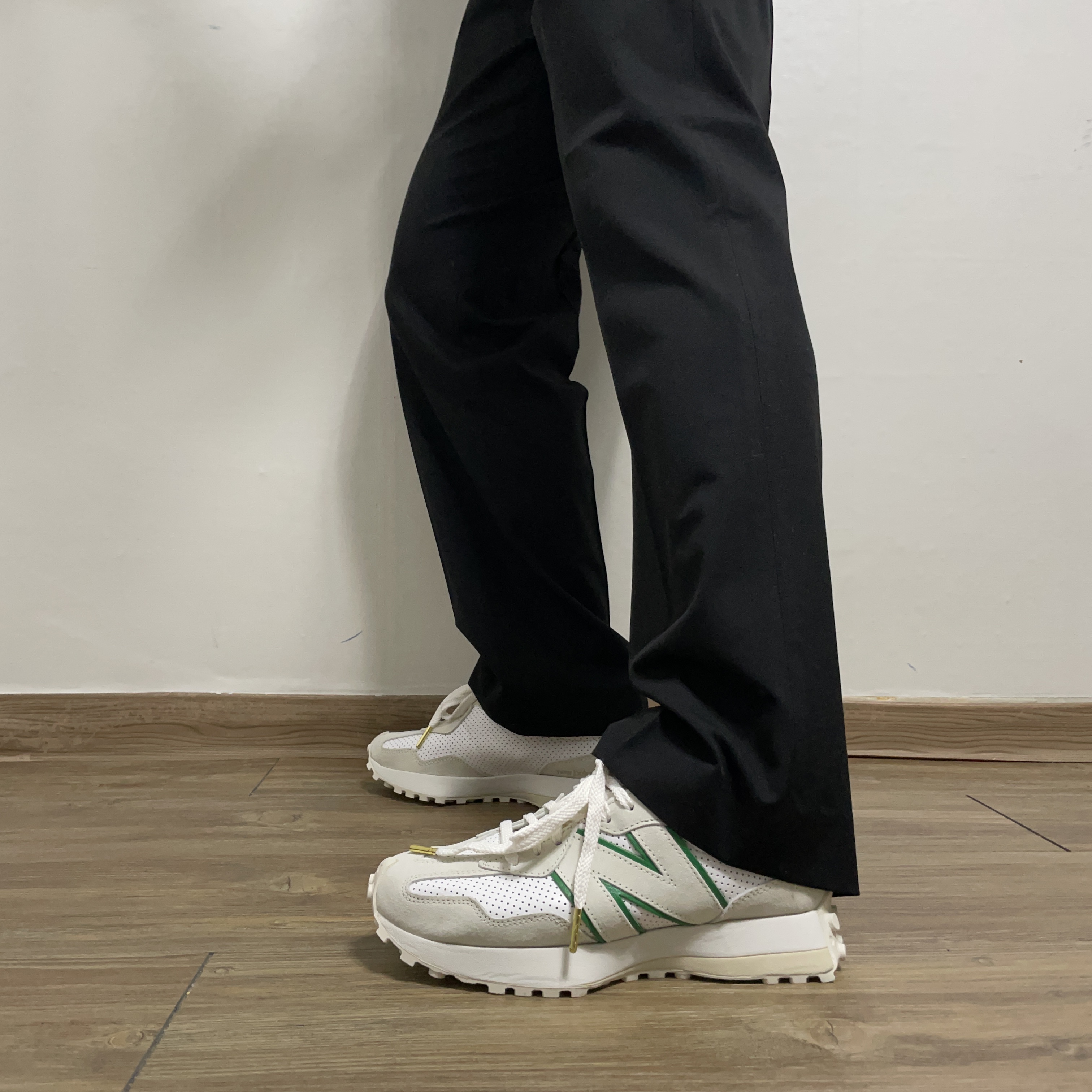 New Balance x Casablanca 327 Idealist Off White Green 착용 스타일
