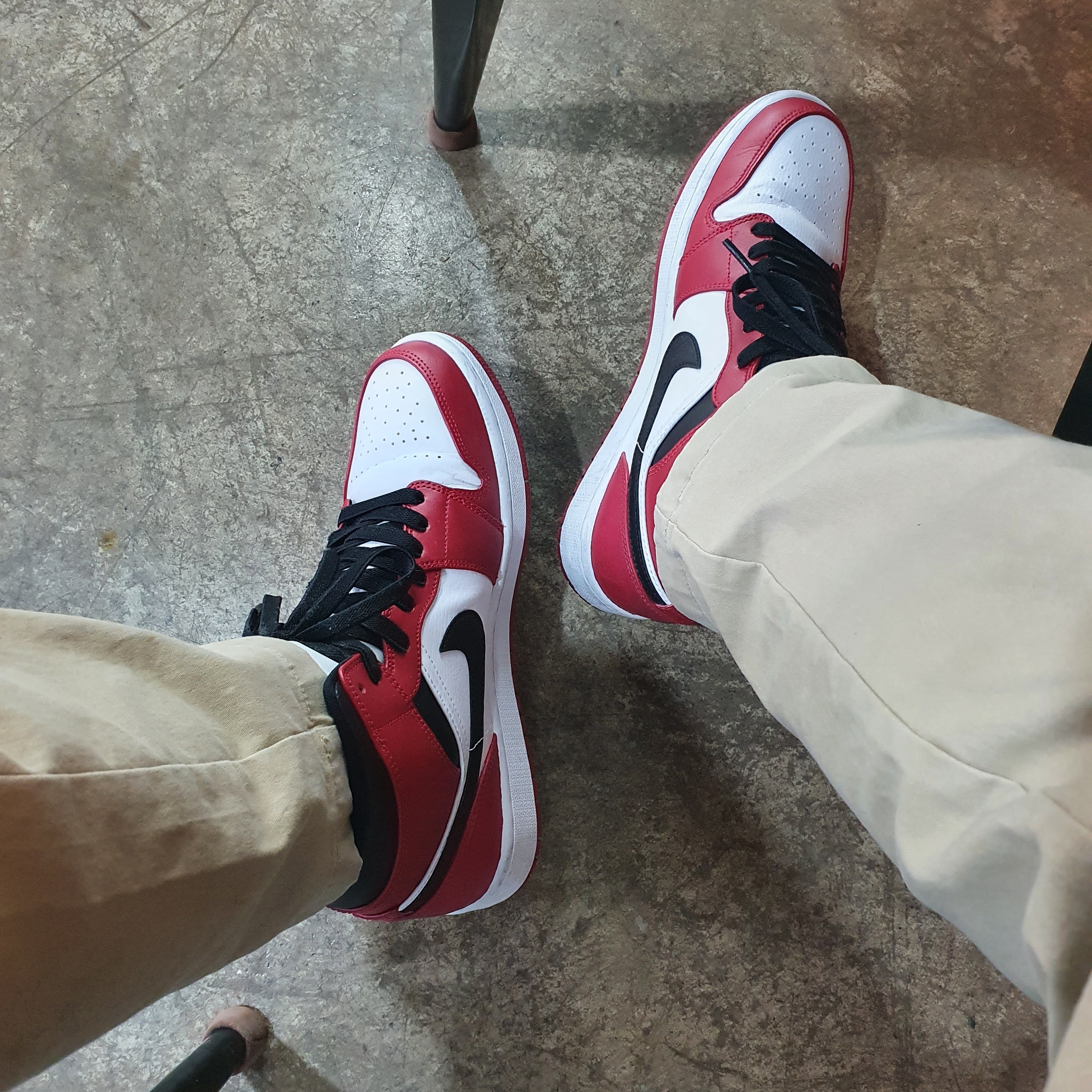 Jordan 1 Mid Chicago 2020 착용 스타일 - 2