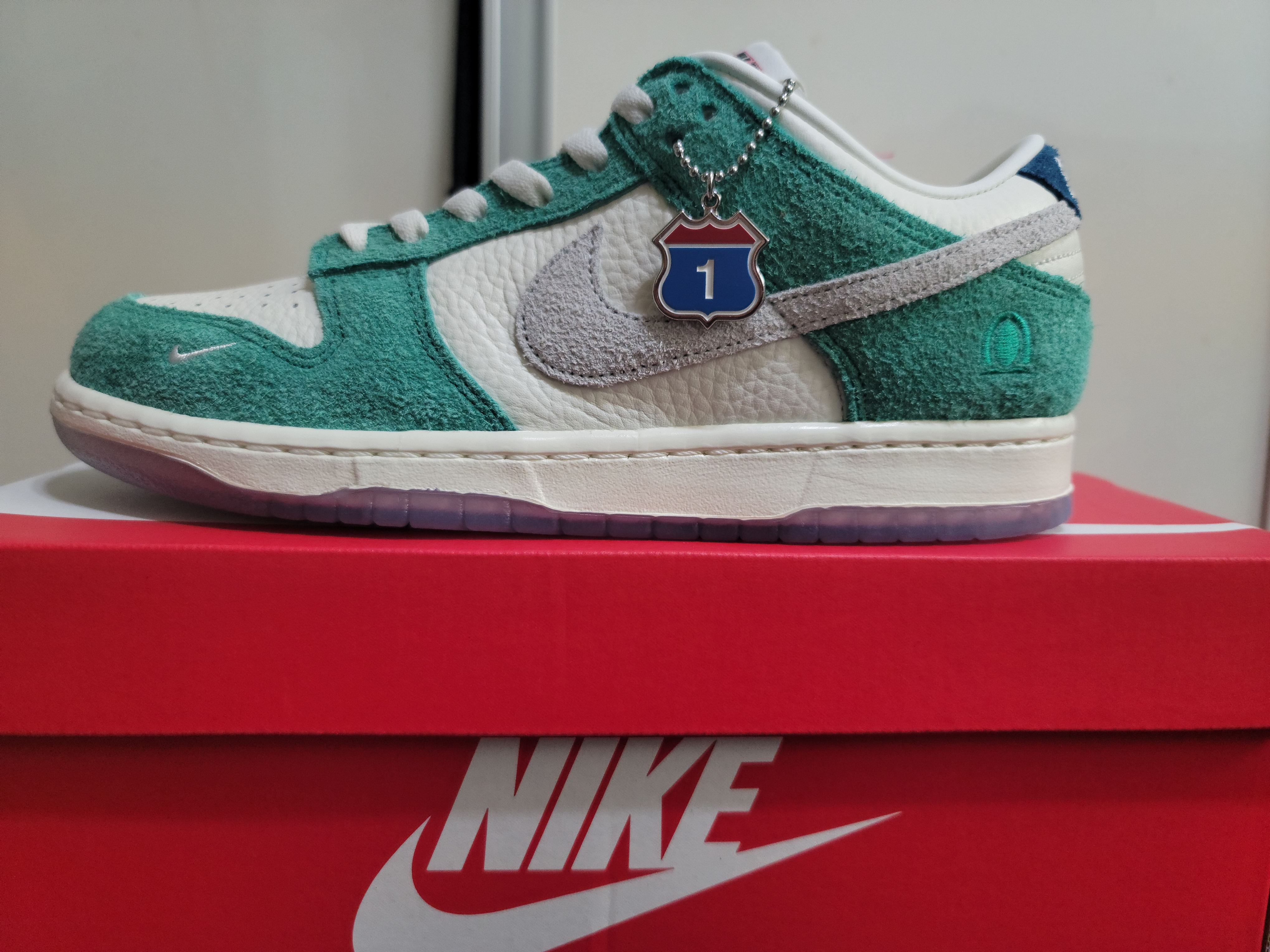 Nike x Kasina Dunk Low Road Sign - Kasina Exclusive 착용 스타일 - 3