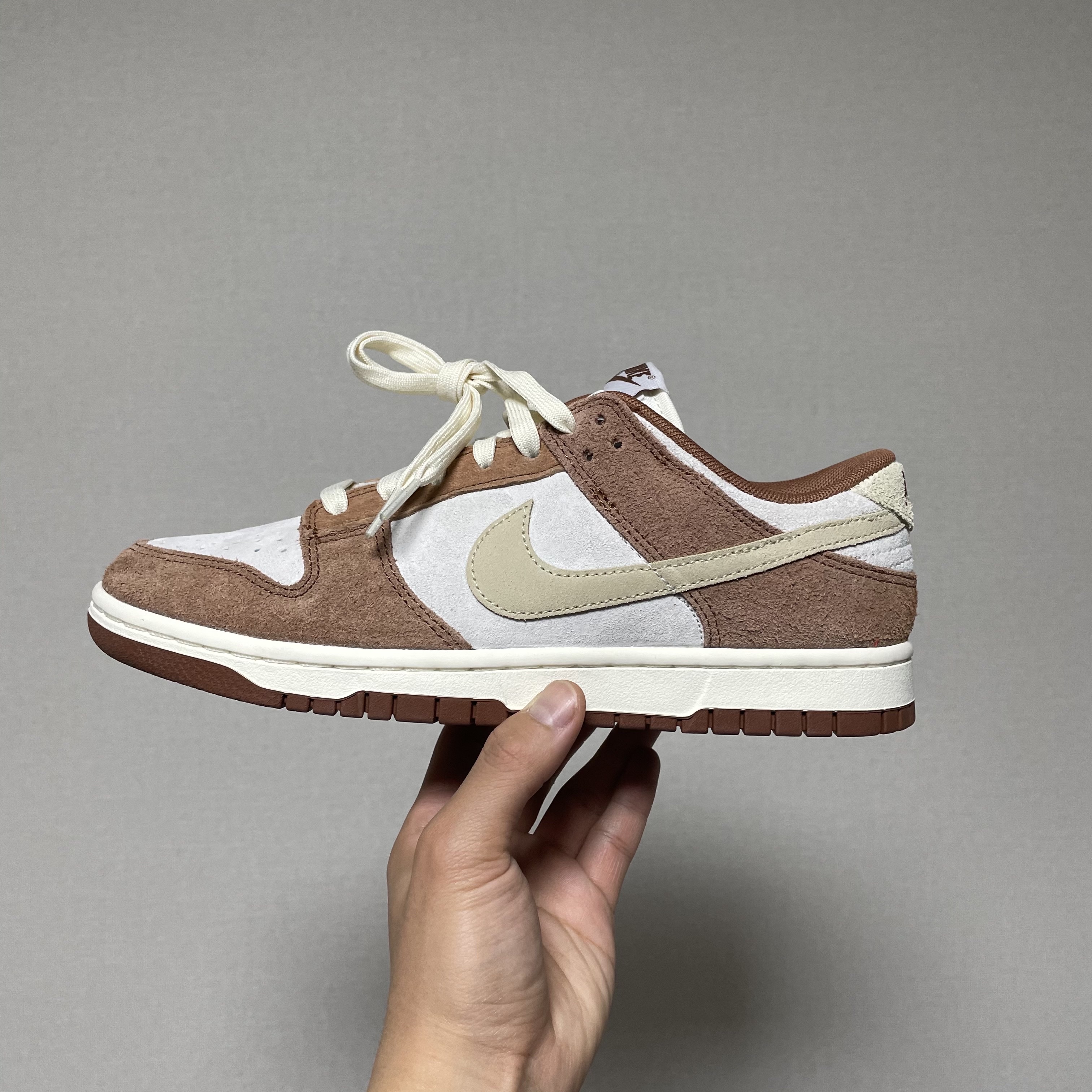 Nike Dunk Low Pro Premium Medium Curry 착용 스타일 - 1