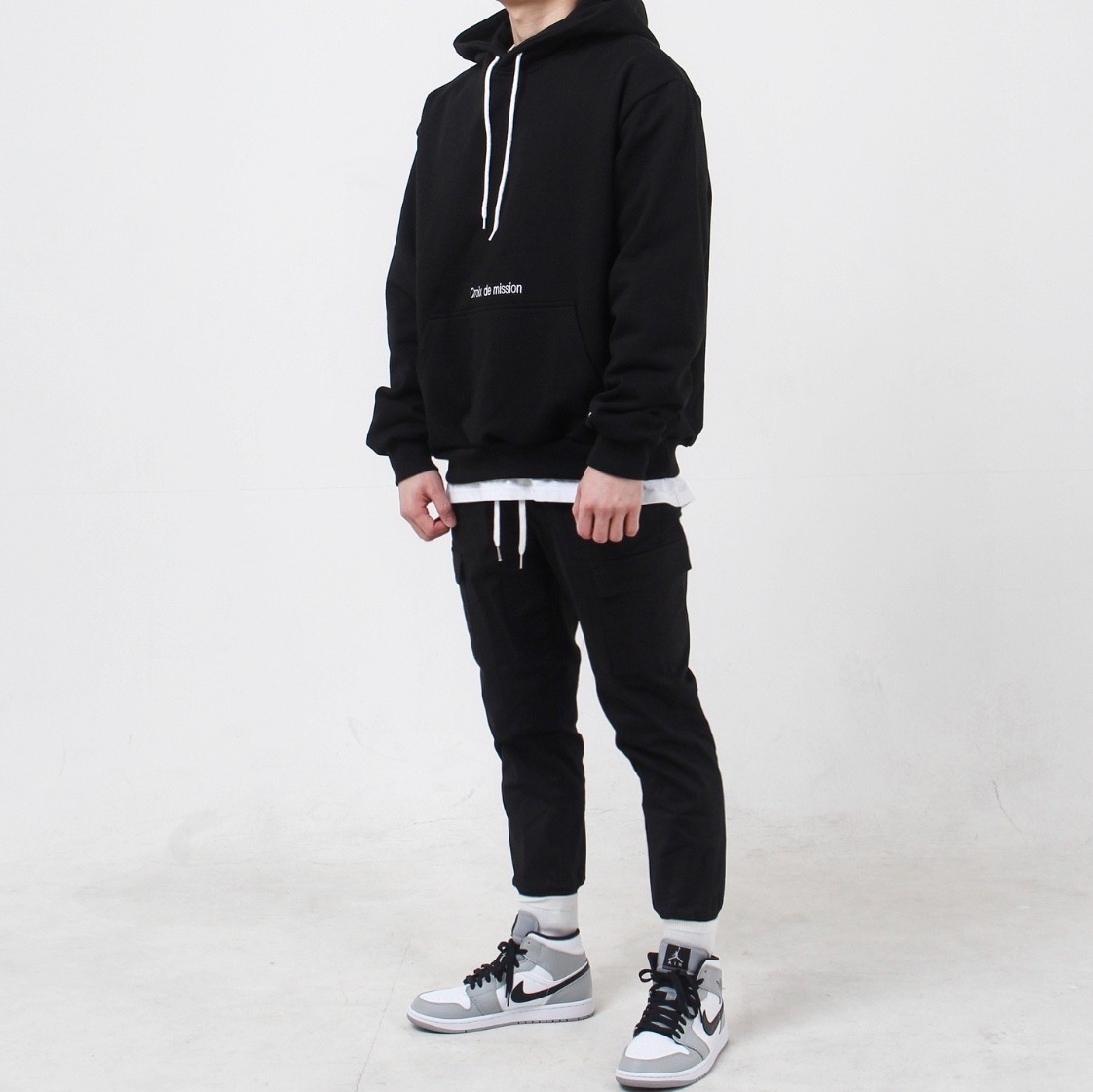Jordan 1 Mid Light Smoke Grey 착용 스타일