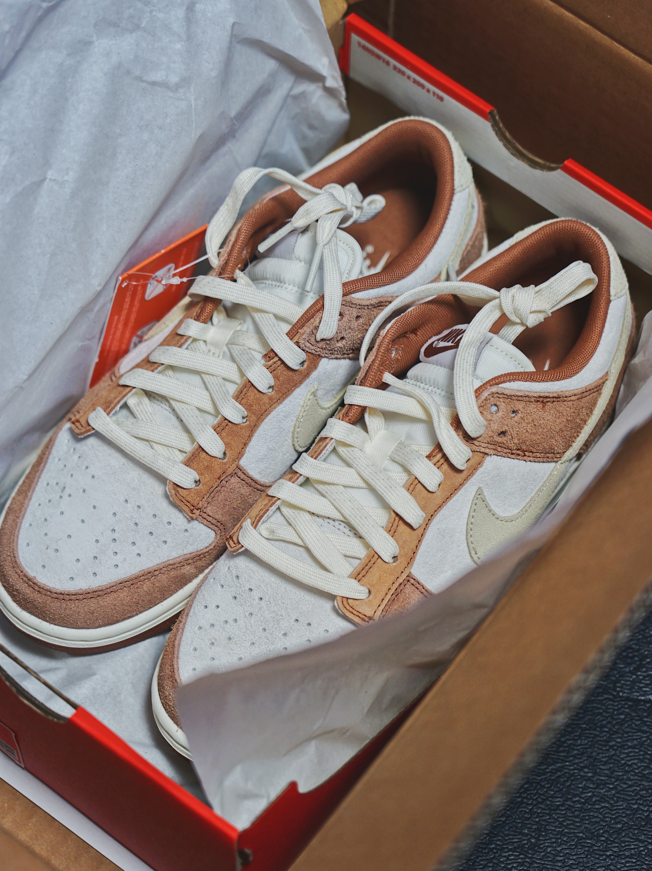 Nike Dunk Low Pro Premium Medium Curry 착용 스타일