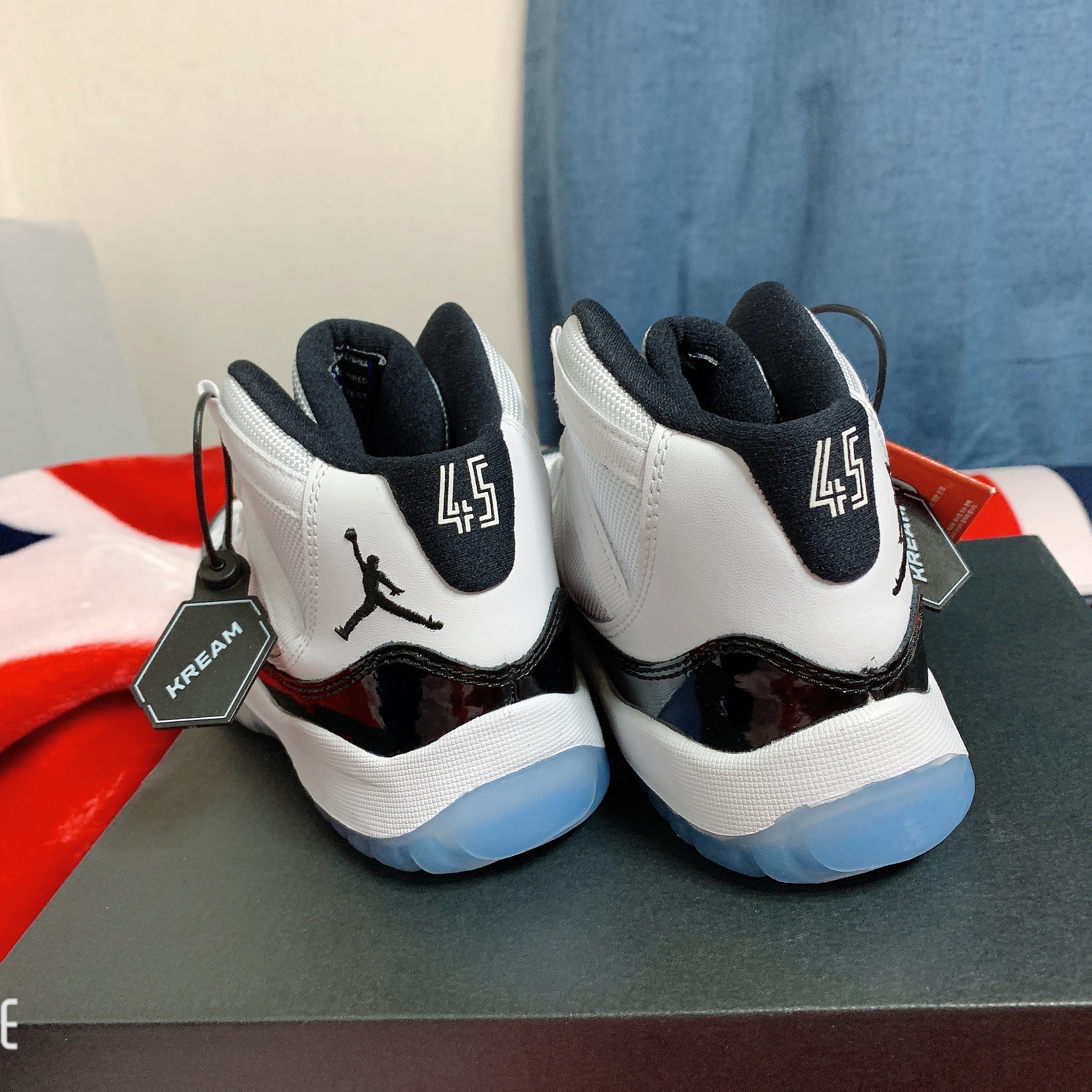 (PS) Jordan 11 Retro Concord 2018 착용 스타일 - 3