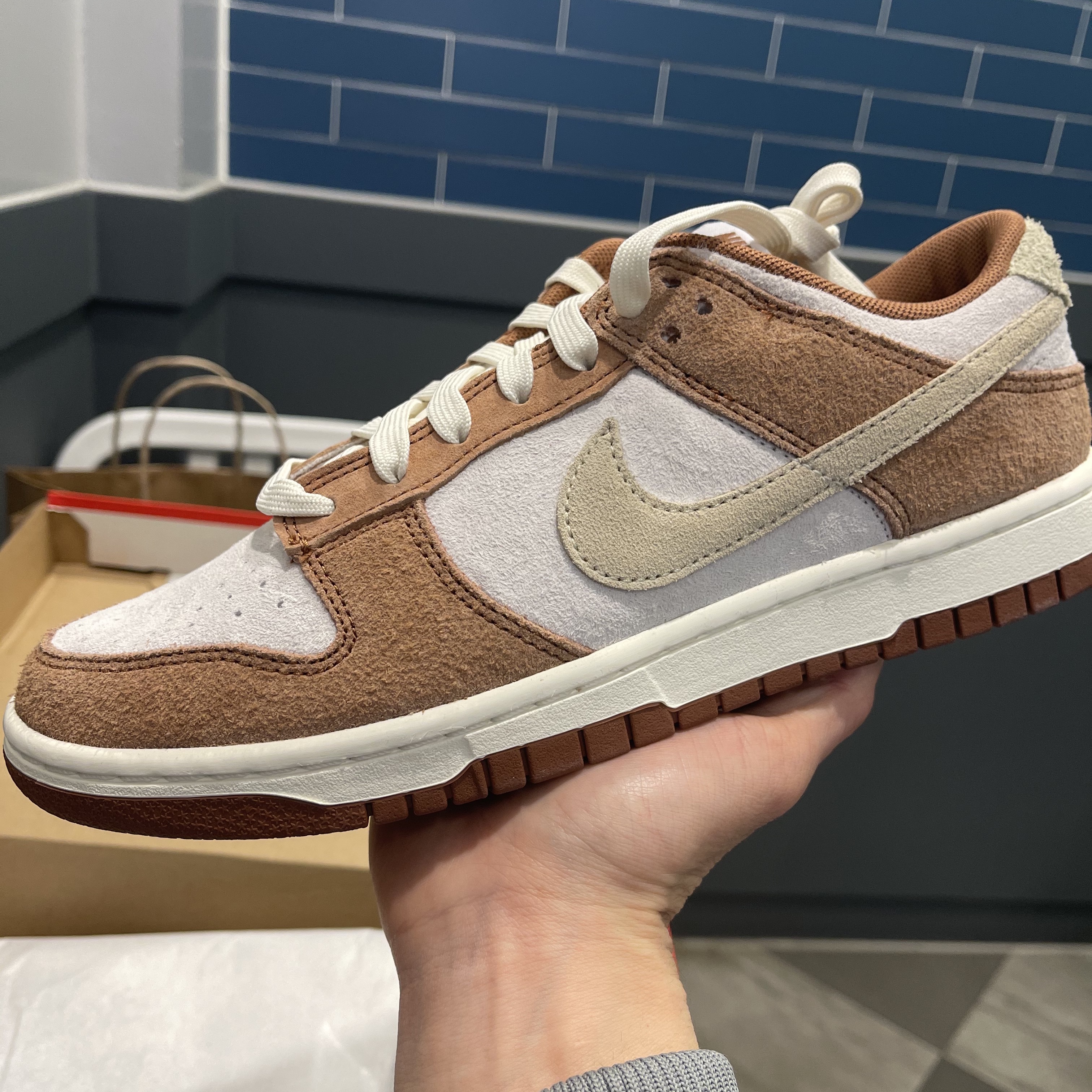 Nike Dunk Low Pro Premium Medium Curry 착용 스타일