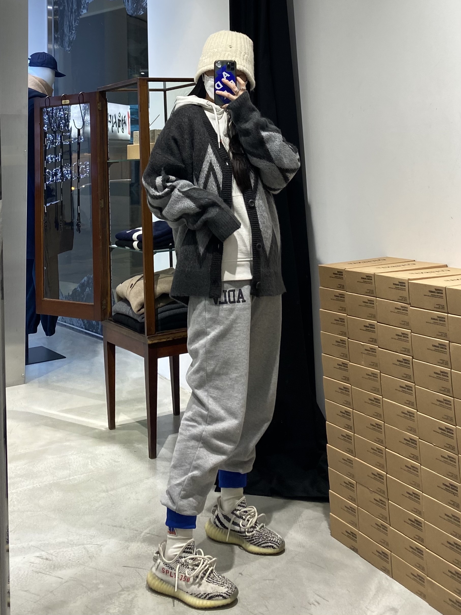 Adidas Yeezy Boost 350 V2 Zebra 2017/2019/2020 착용 스타일 - 2