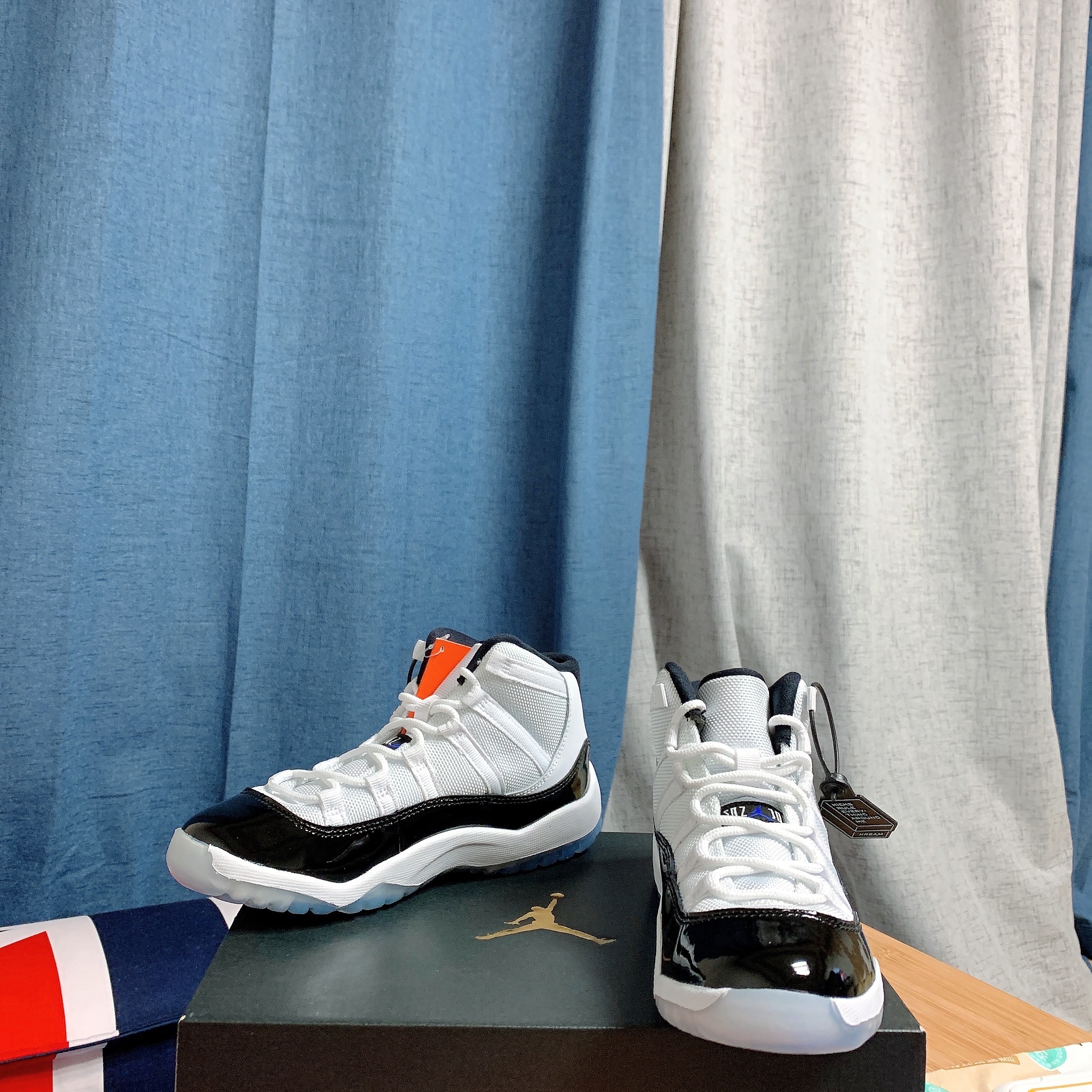 (PS) Jordan 11 Retro Concord 2018 착용 스타일 - 1