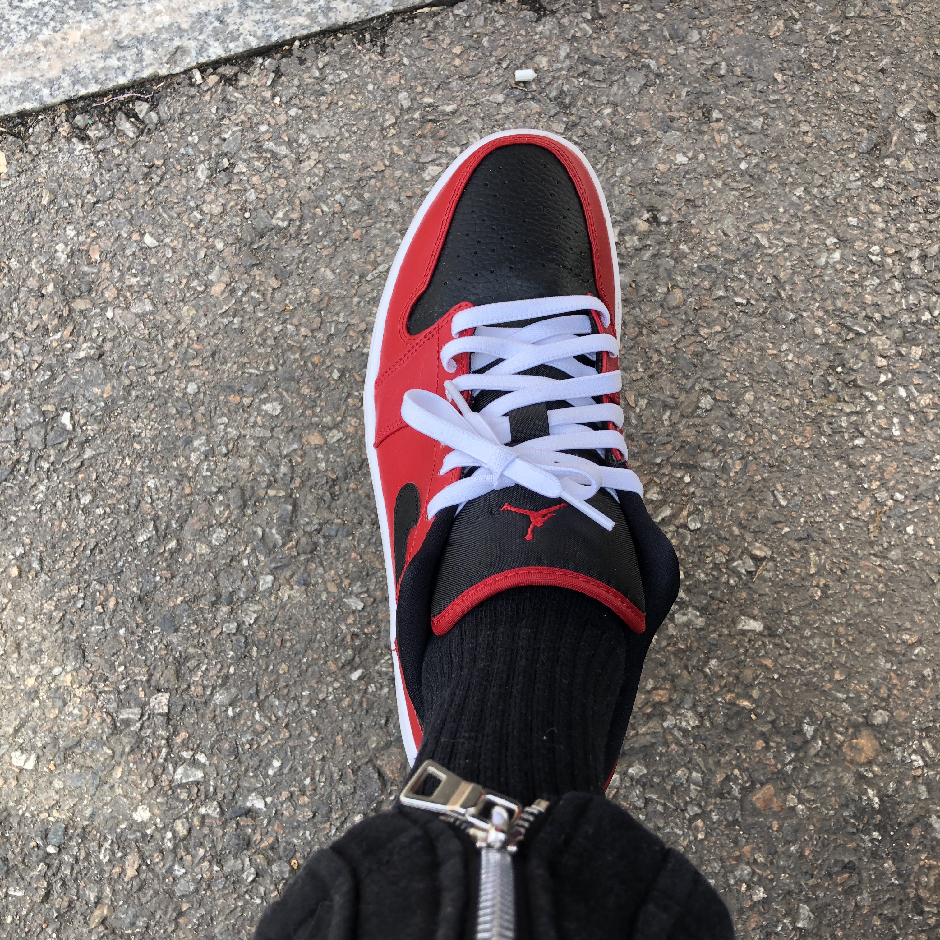 Jordan 1 Low Gym Red Black 착용 스타일