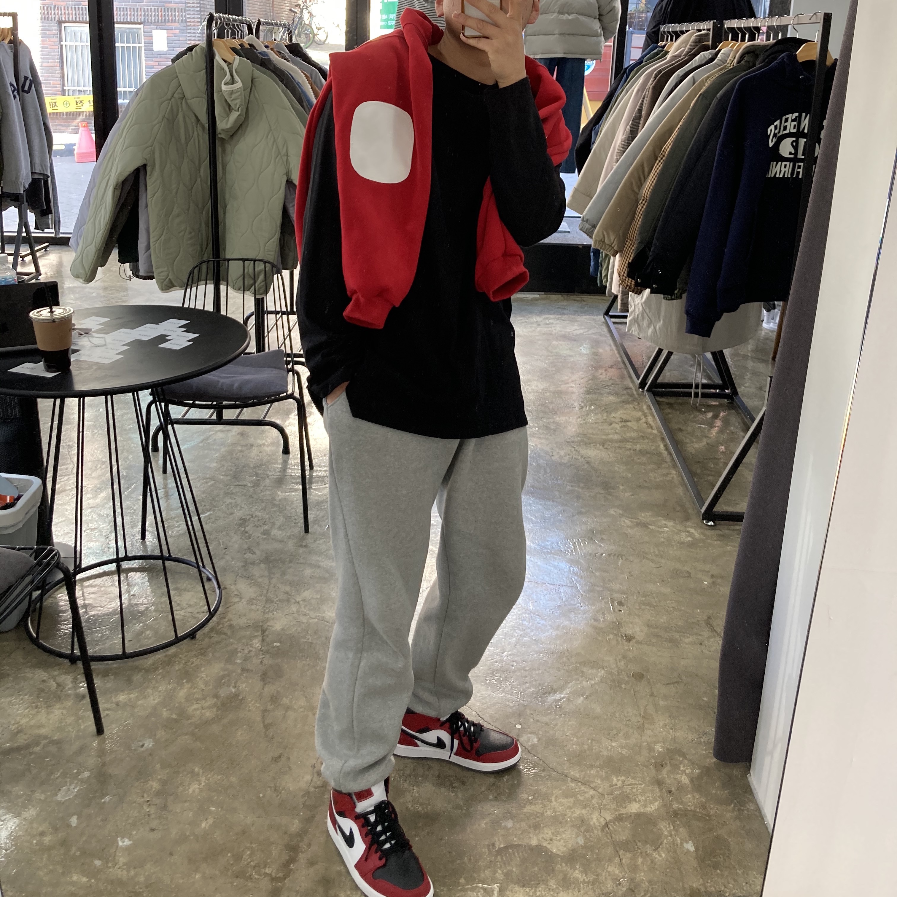 Jordan 1 Mid Chicago Black Toe 착용 스타일