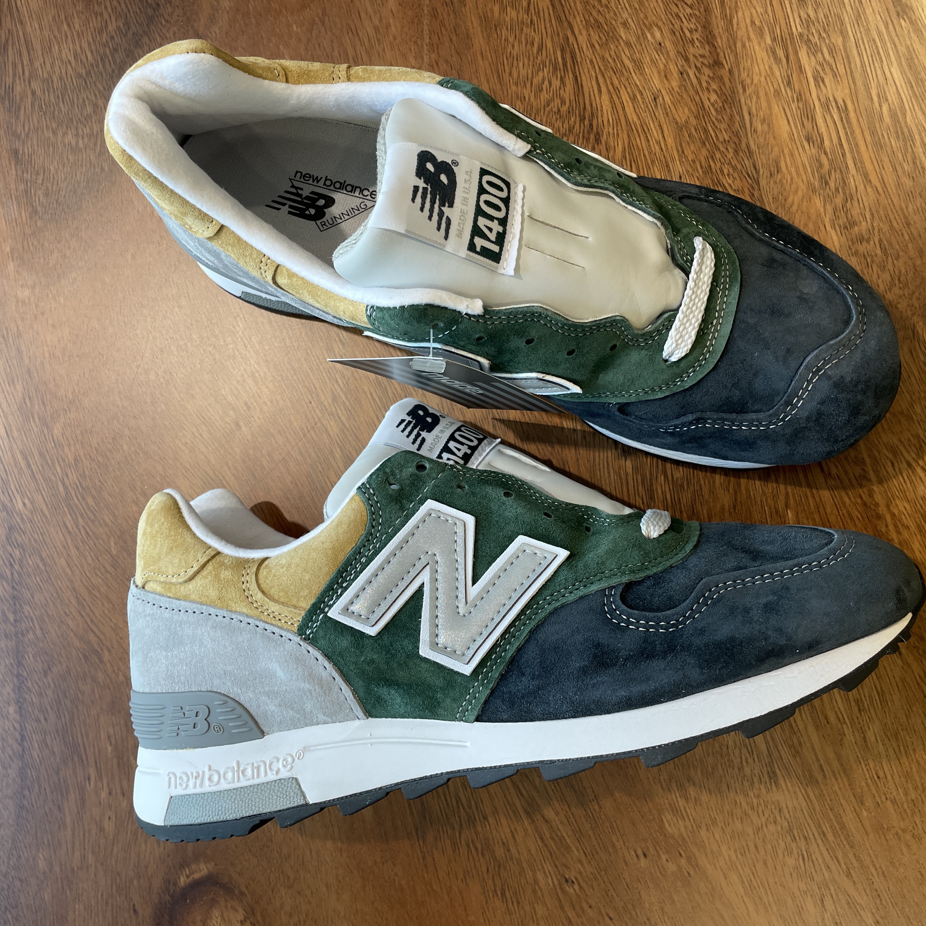 New Balance x J.Crew 1400 Made in USA Green Navy Tan 착용 스타일