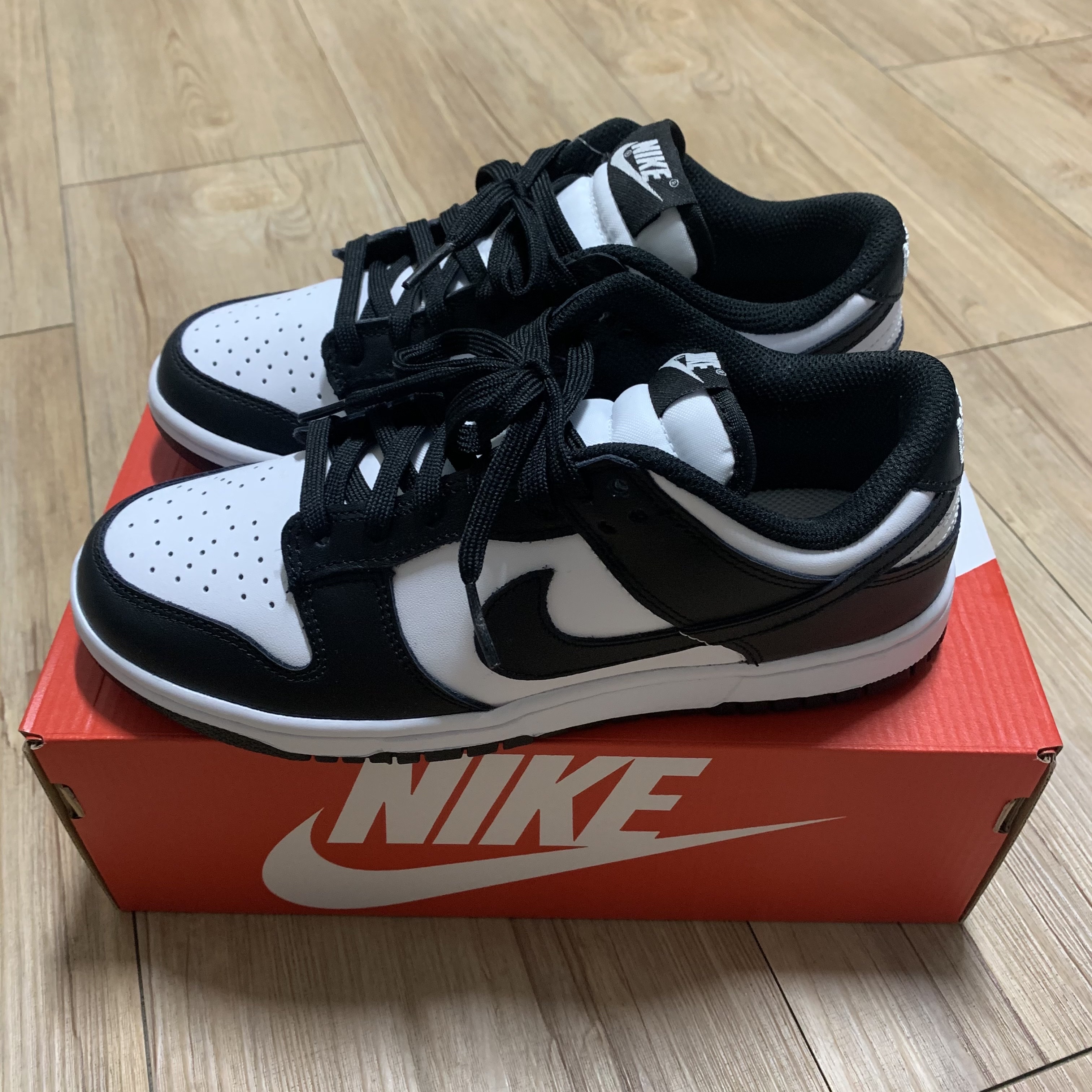 (W) Nike Dunk Low Black 착용 스타일