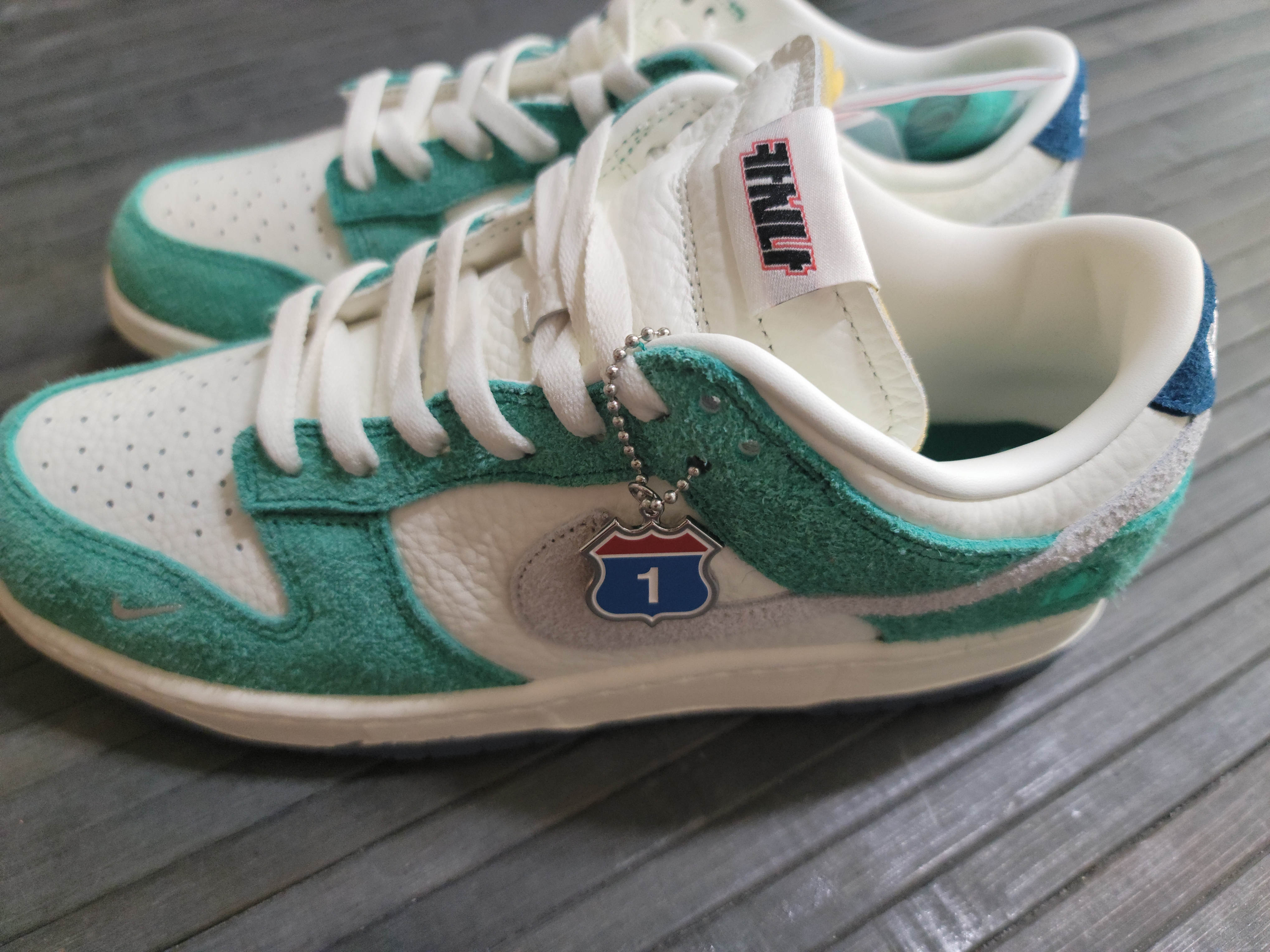 Nike x Kasina Dunk Low Road Sign - Kasina Exclusive 착용 스타일 - 2