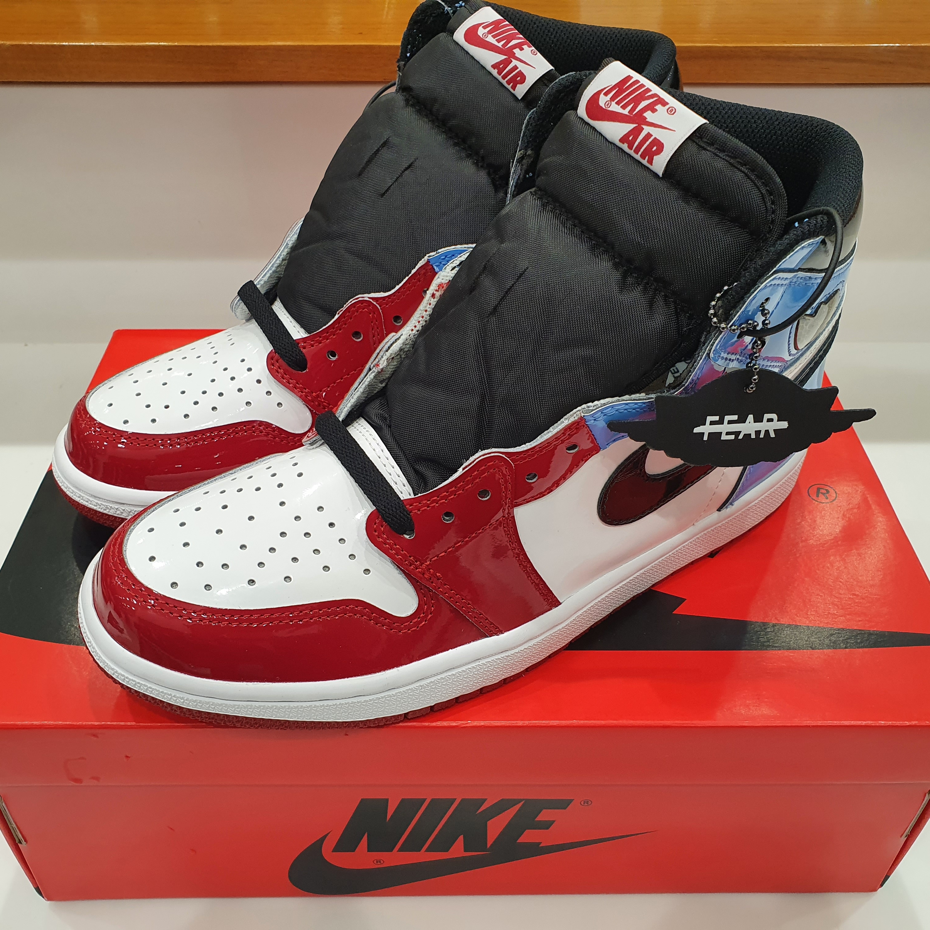 Jordan 1 Retro High Fearless UNC Chicago 착용 스타일 - 1