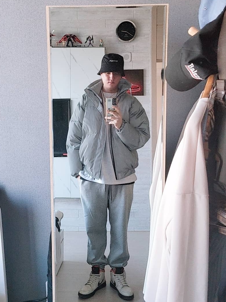Jordan Alpha 1 Orange Flash, Essentials Puffer Jacket Silver Reflective - 20SS 착용 스타일 - 1