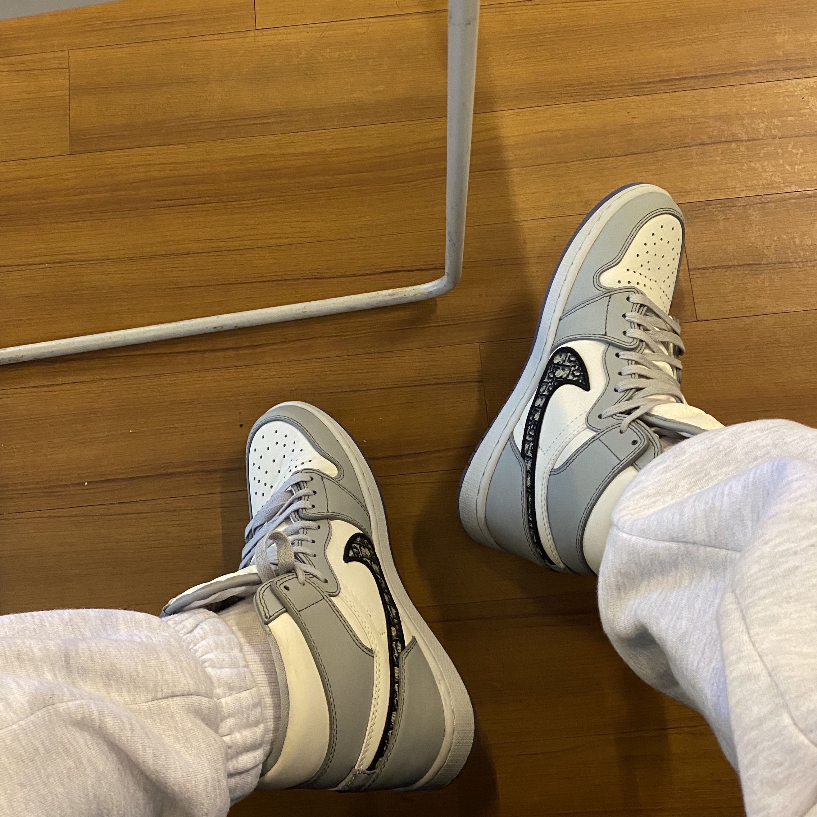 Jordan 1 x Dior High OG 착용 스타일