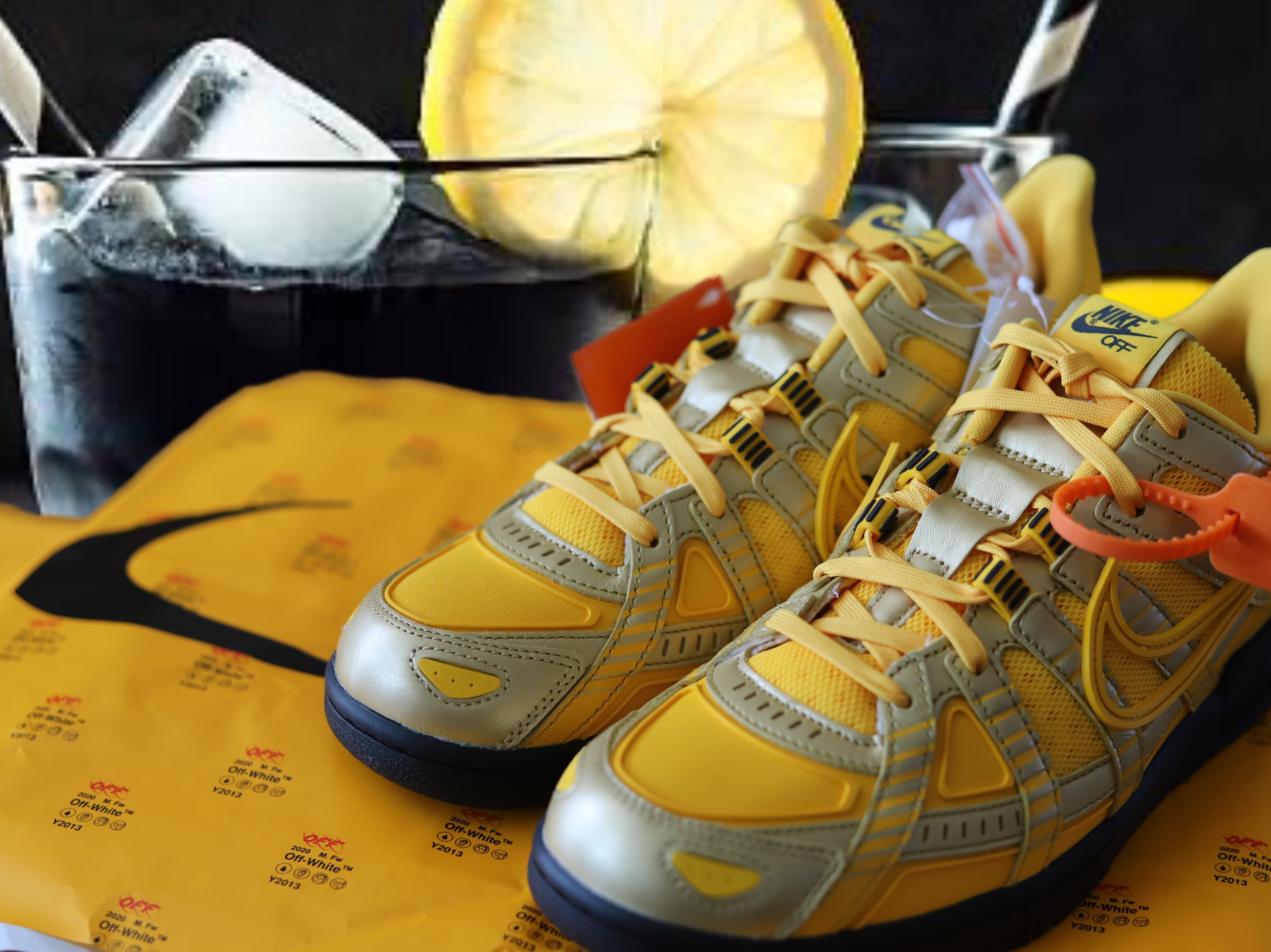 Nike x Off-White Air Rubber Dunk University Gold 착용 스타일 - 1