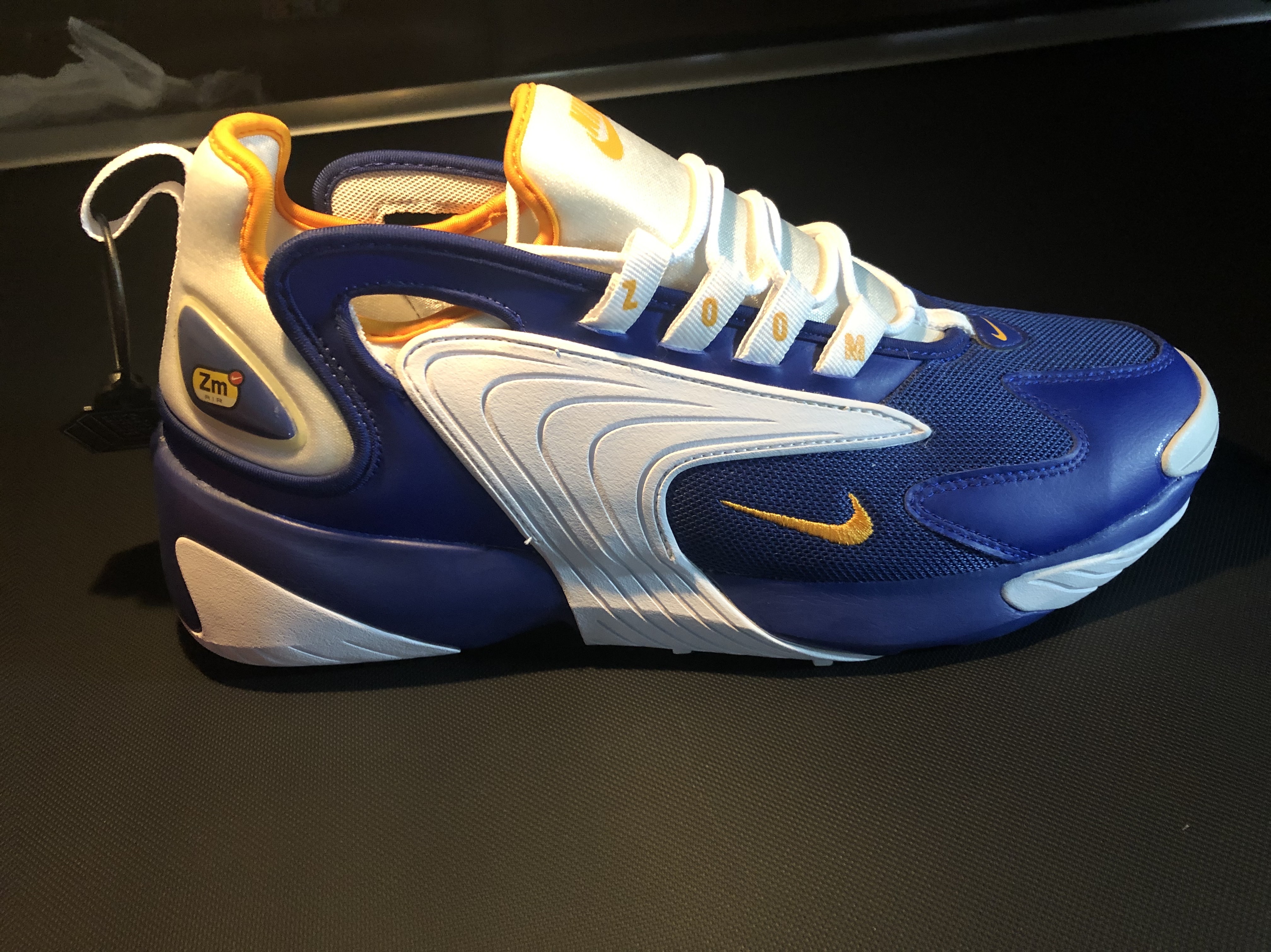 Nike Zoom 2K Royal Orange 착용 스타일