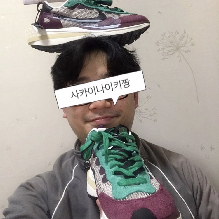 Nike x Sacai VaporWaffle String & Black Villain Red 착용 스타일