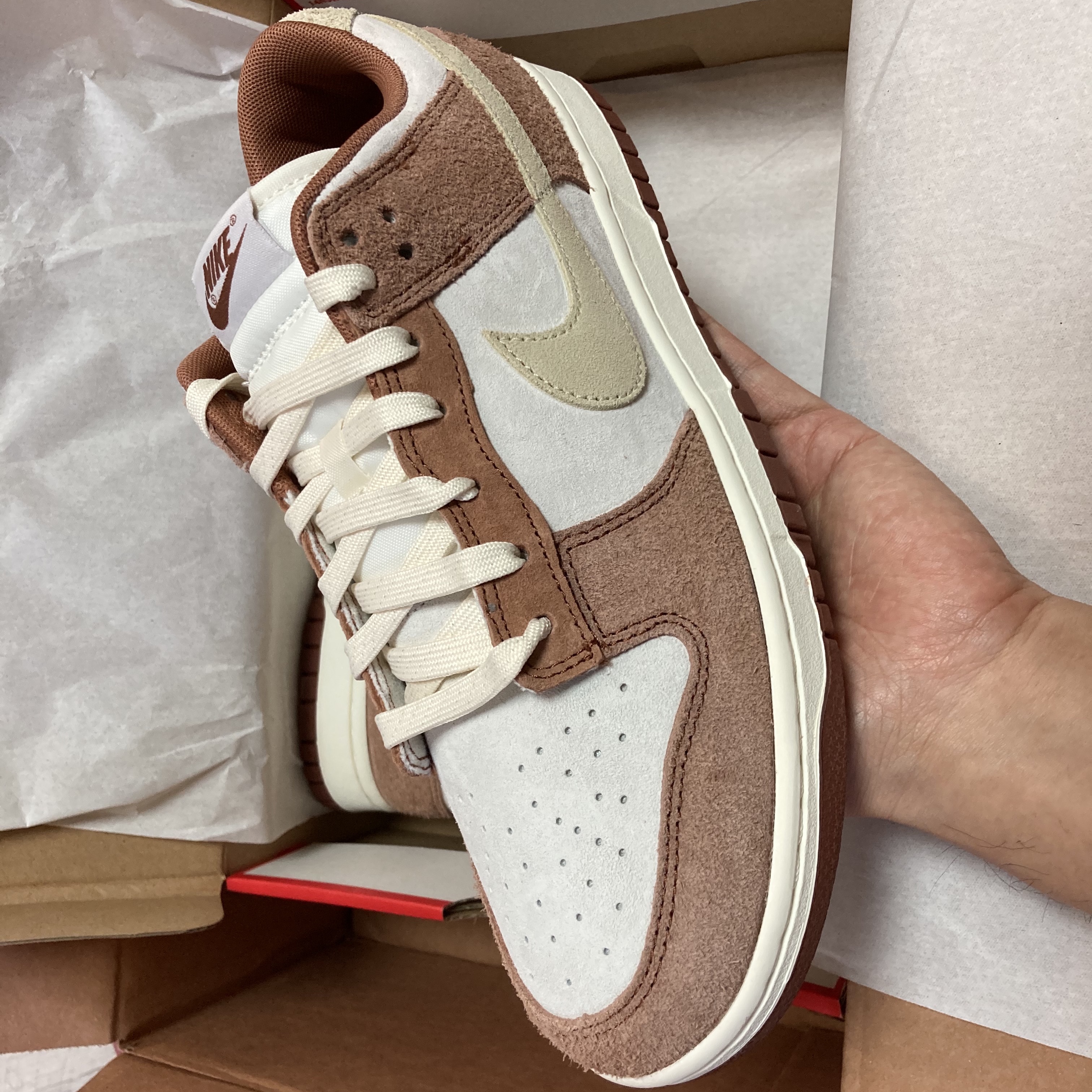 Nike Dunk Low Pro Premium Medium Curry 착용 스타일 - 2