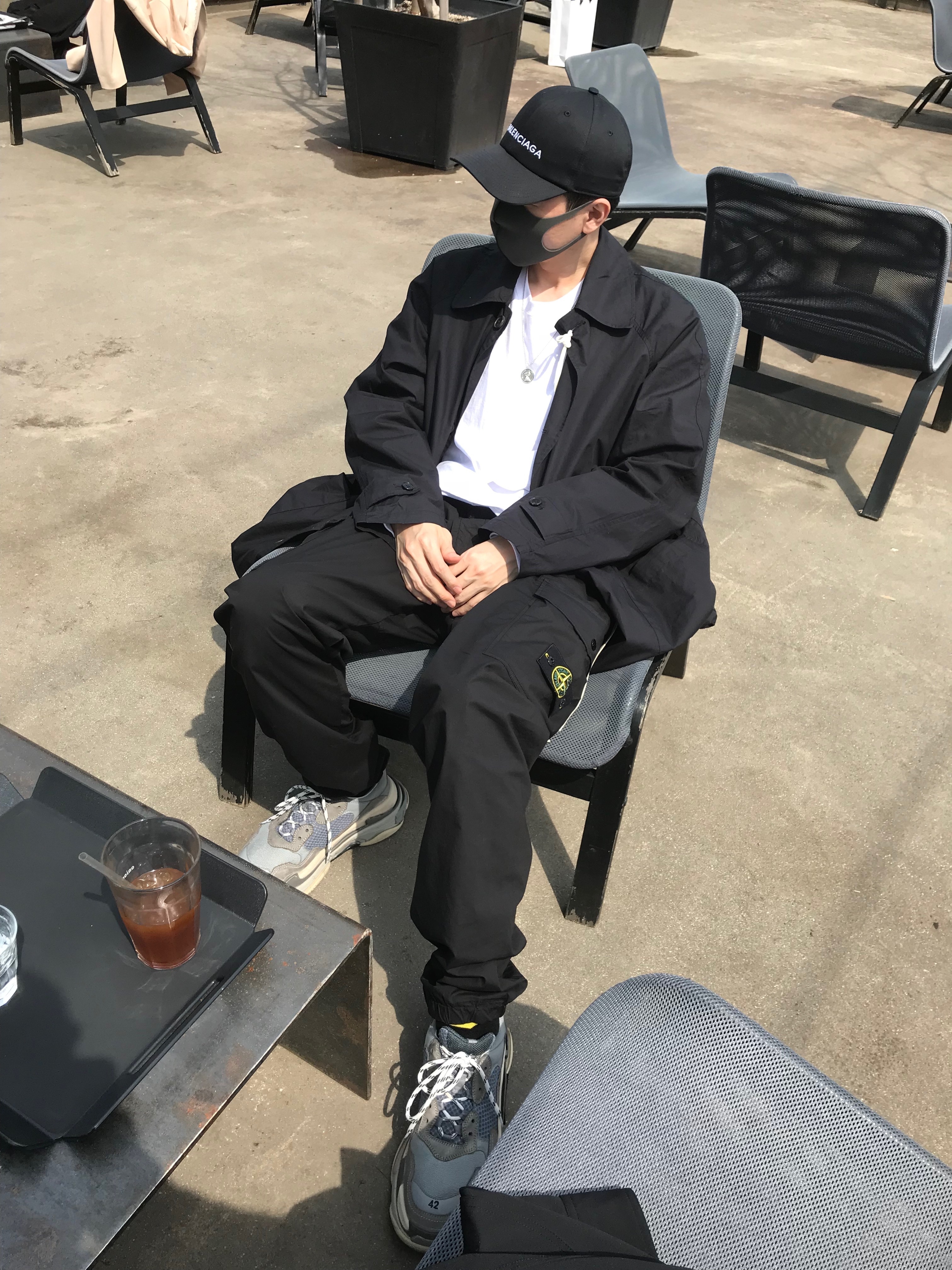 Balenciaga Triple S Trainer Grey 2018 착용 스타일