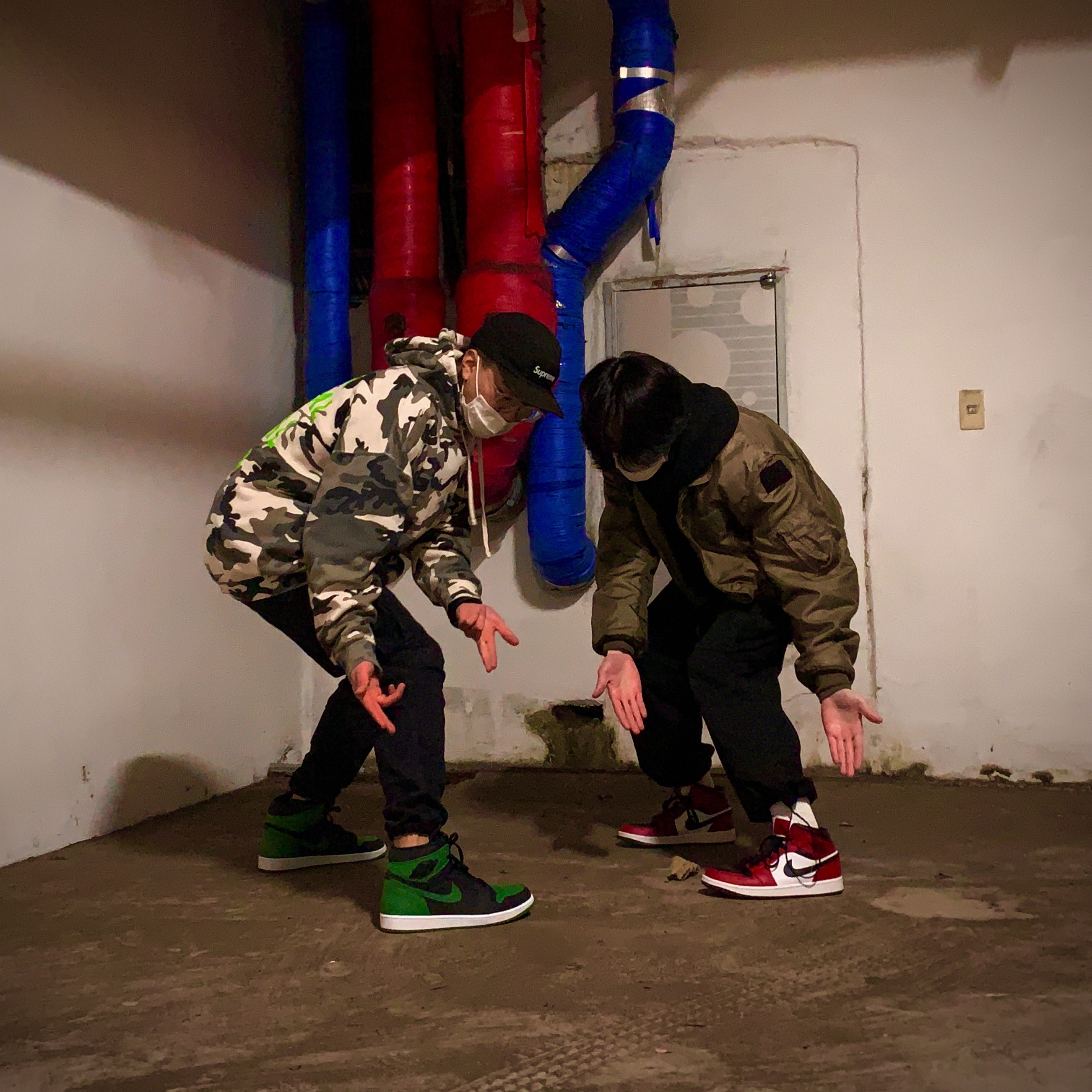 Jordan 1 Retro High OG Pine Green Black, Jordan 1 Mid Chicago Black Toe 착용 스타일