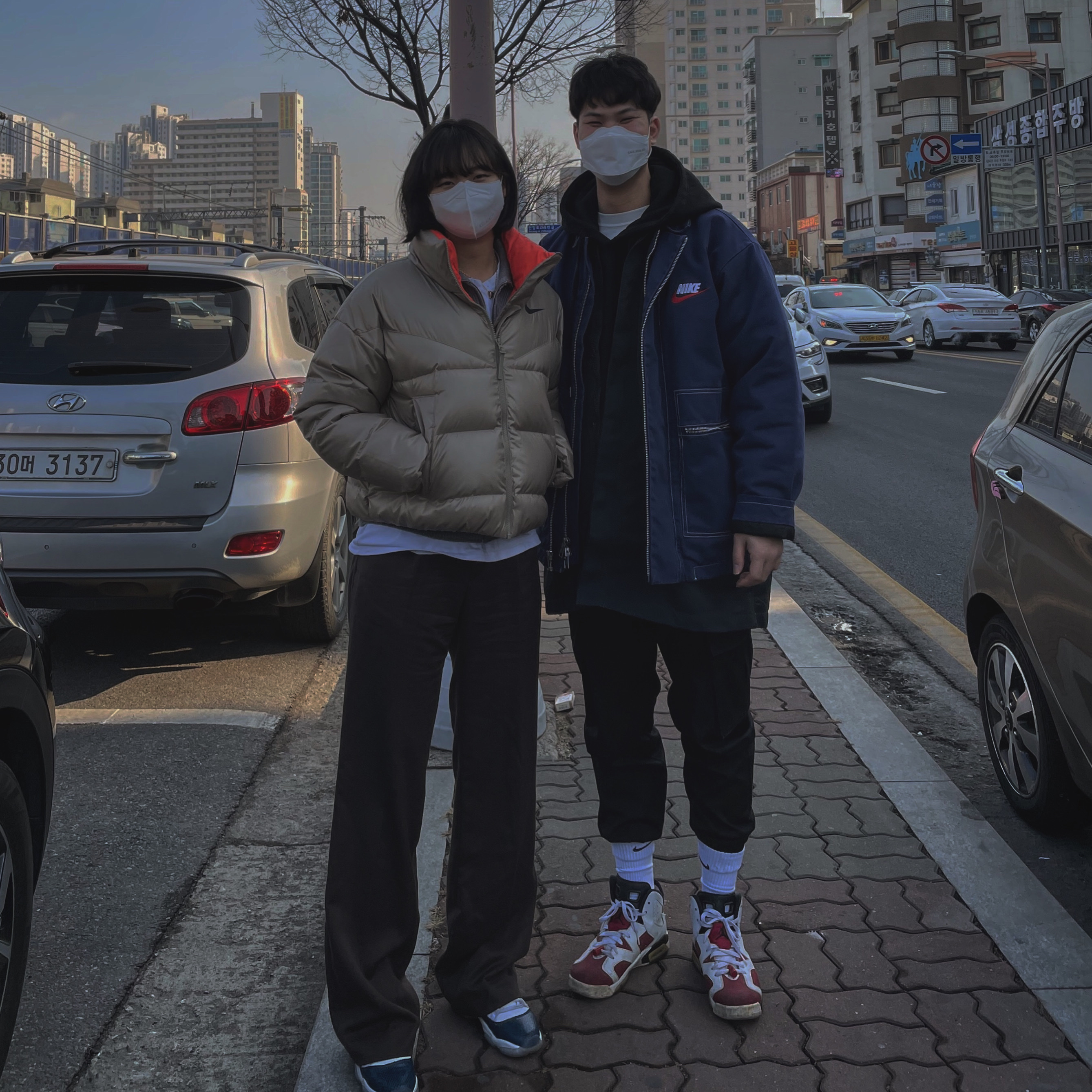 Jordan 6 Retro Carmine 2014, Jordan 11 Retro Low Navy Snakeskin 2019 착용 스타일
