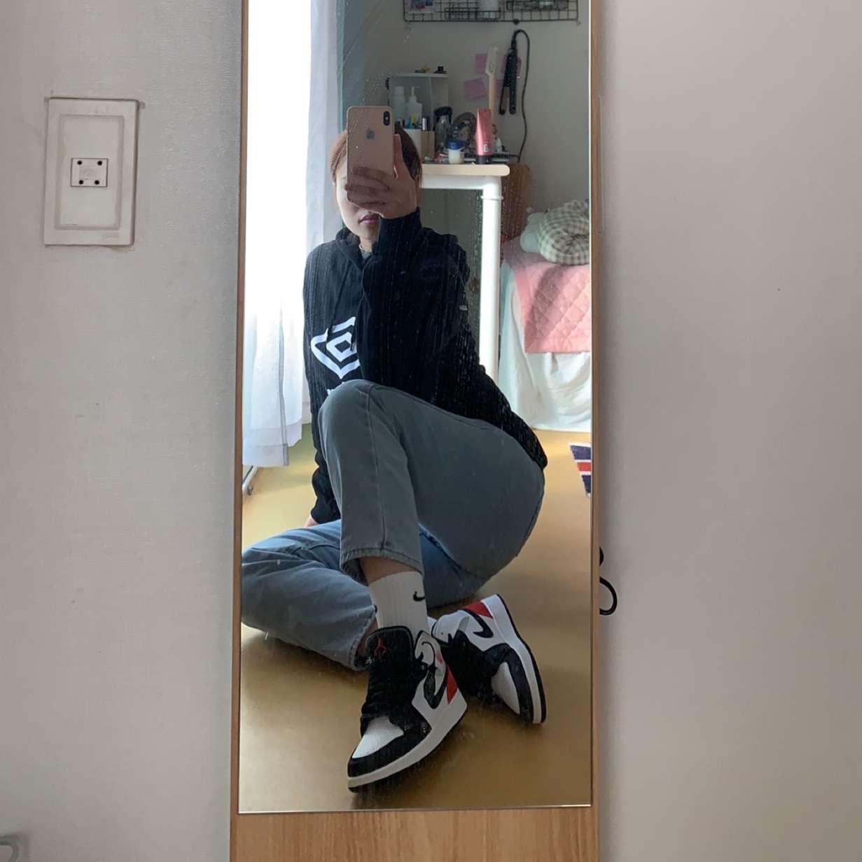 (GS) Jordan 1 Mid SE Track Red 착용 스타일